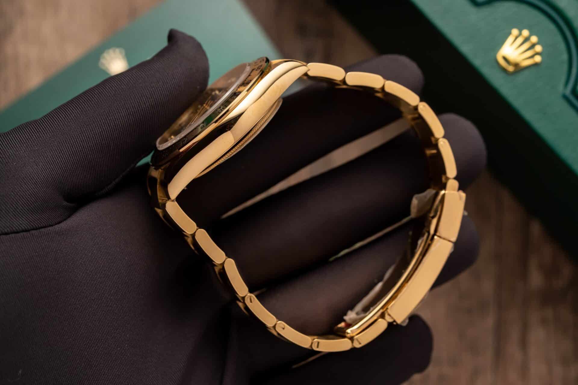 Rolex Daytona Yellow Gold Custom Purple MOP Dial Best Replica 40mm - Image 6