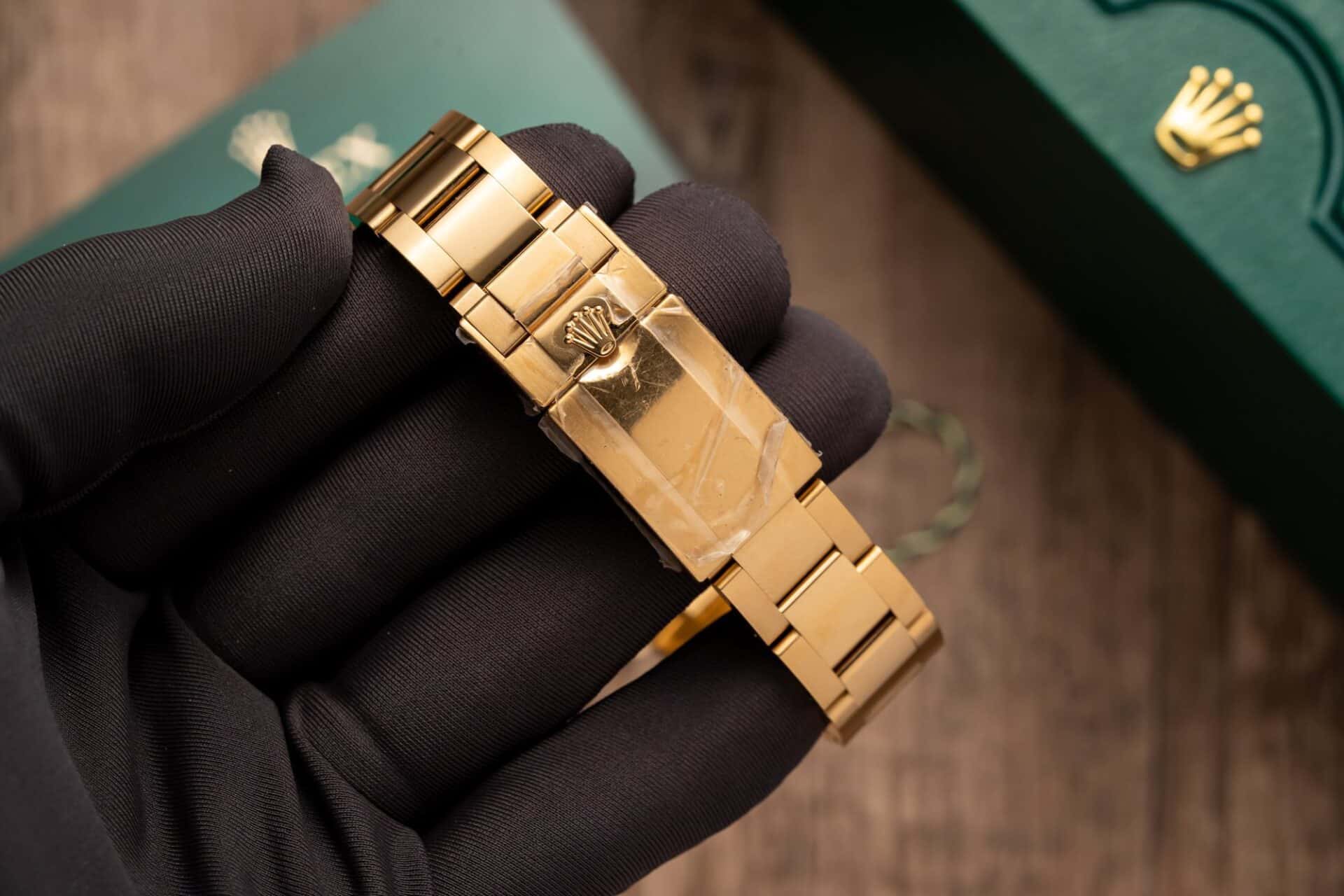 Rolex Daytona Yellow Gold Custom Purple MOP Dial Best Replica 40mm - Image 8