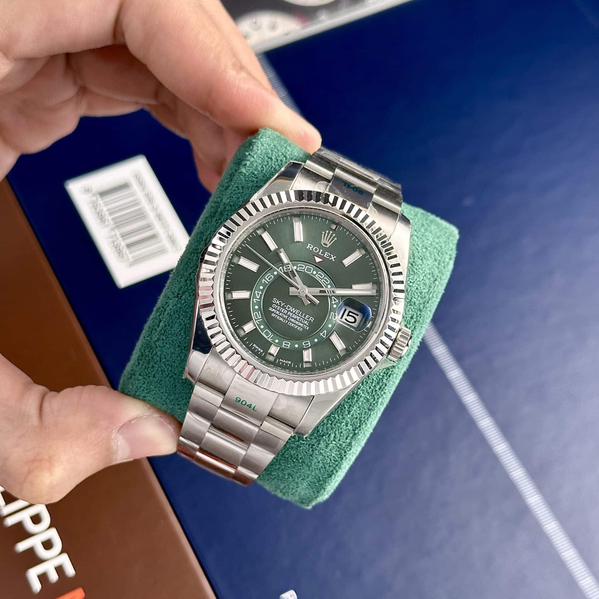 Rolex Sky-Dweller 326934 Mint Green Dial Oyster Bracelet Replica 42mm - Image 2