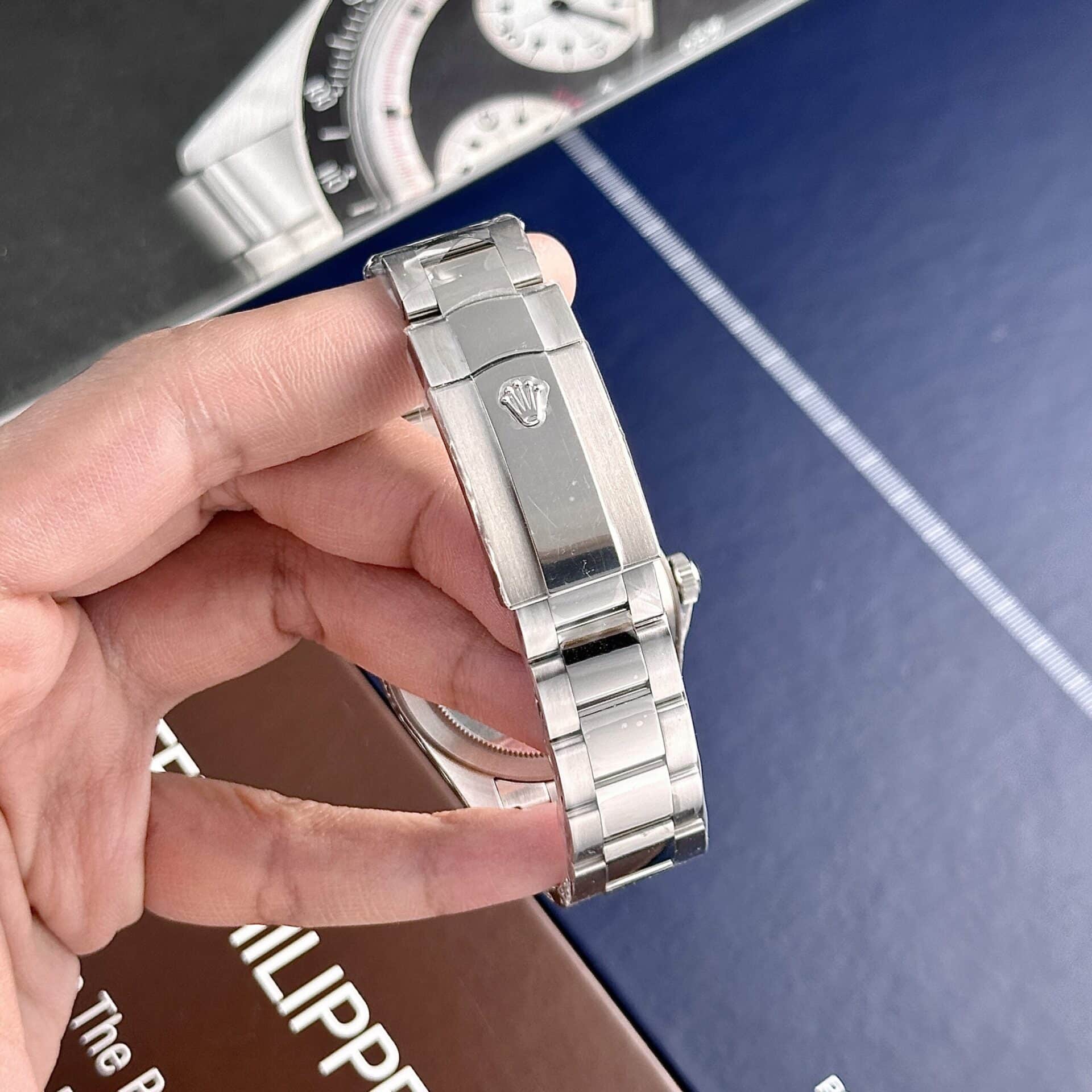 Rolex Sky-Dweller 326934 Mint Green Dial Oyster Bracelet Replica 42mm - Image 10