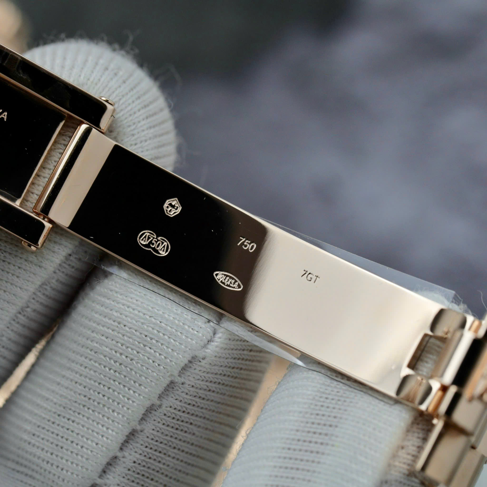 Rolex Day-Date 228345RBR-0009 18k Gold Wrapped Chocolate Roman Index Dial Moissanite Bezel GMF V3 40mm - Image 8