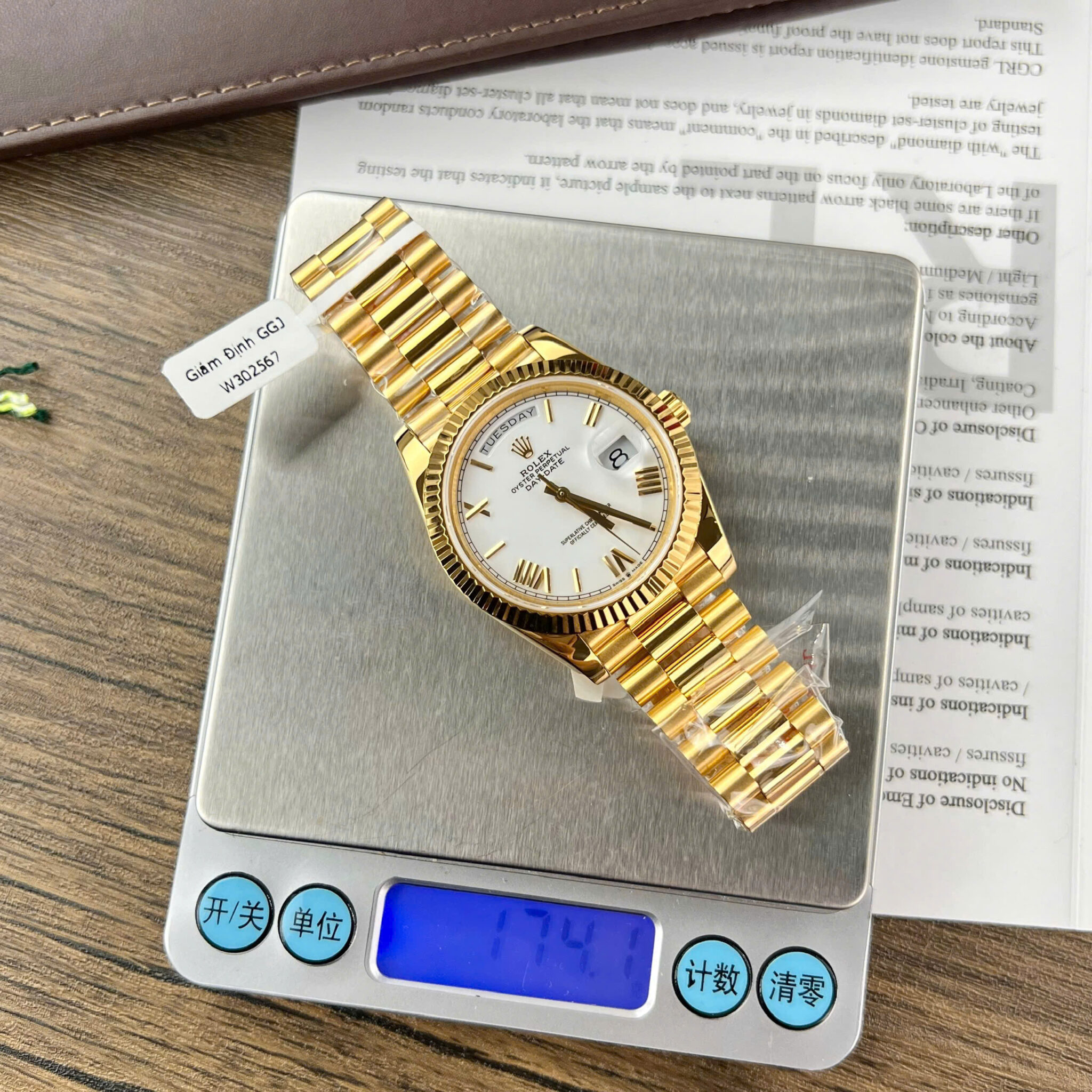 Rolex Day-Date 228238-0042 White Roman Dial 18K Gold Wrapped GMF V3 Best Replica 40mm - Image 3