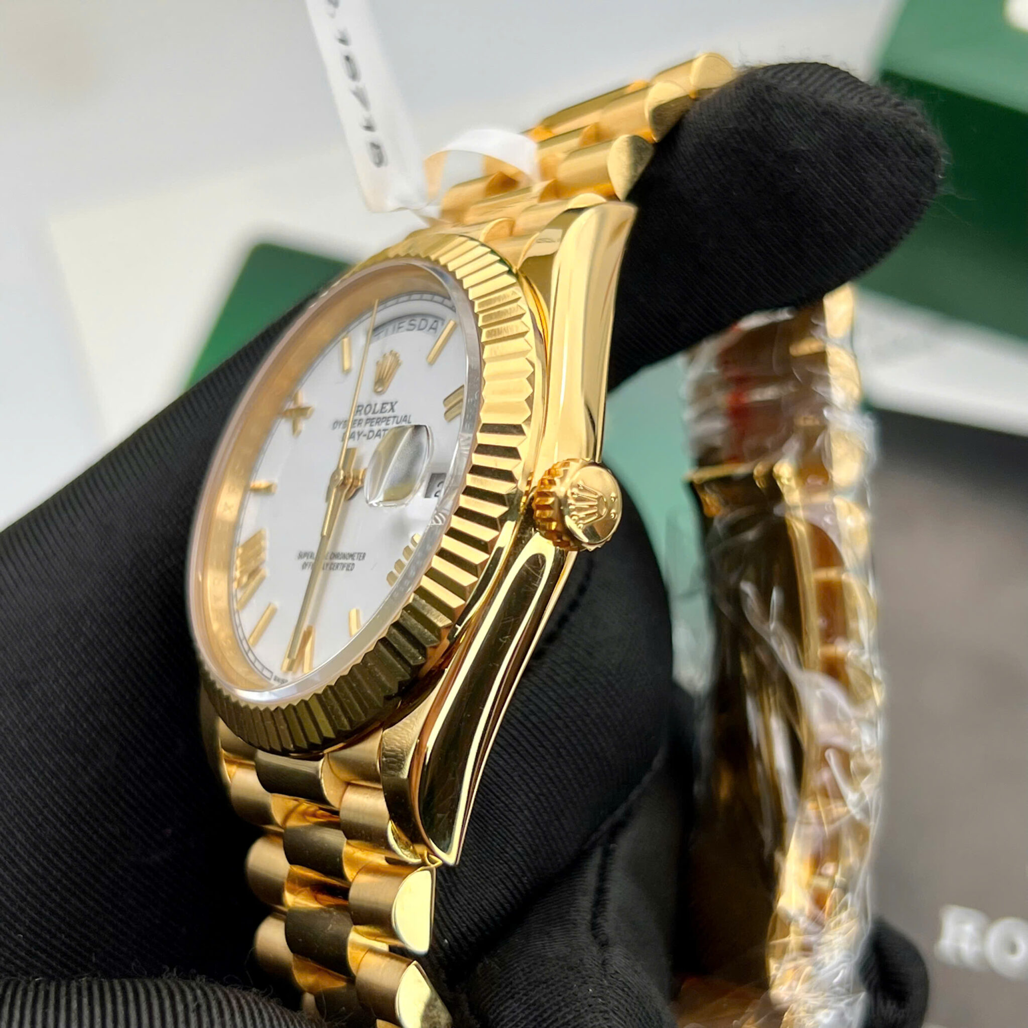Rolex Day-Date 228238-0042 White Roman Dial 18K Gold Wrapped GMF V3 Best Replica 40mm - Image 9