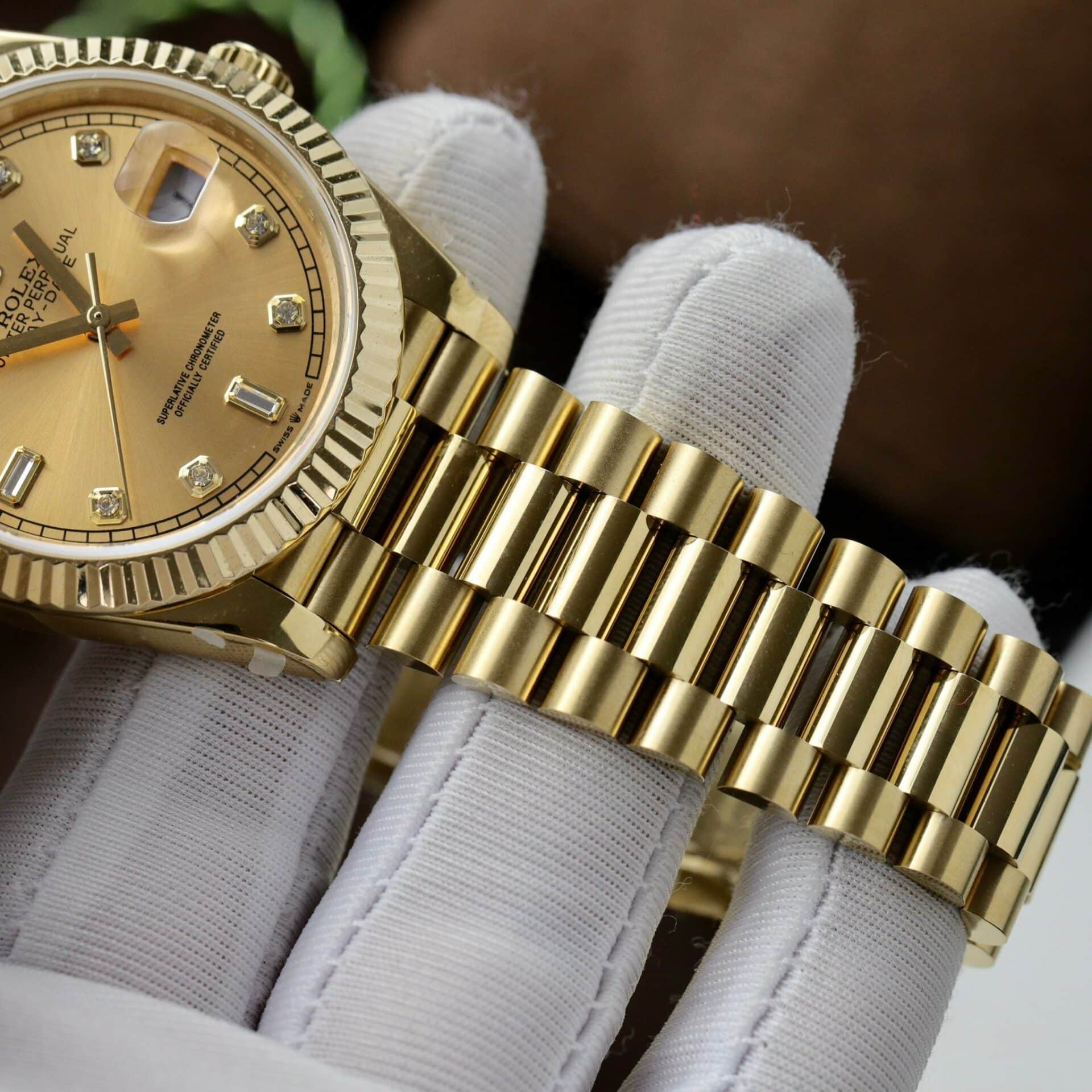 Rolex Day-Date 40 Yellow Gold Champagne Diamond Dial Replica V3 GMF 40mm - Image 6