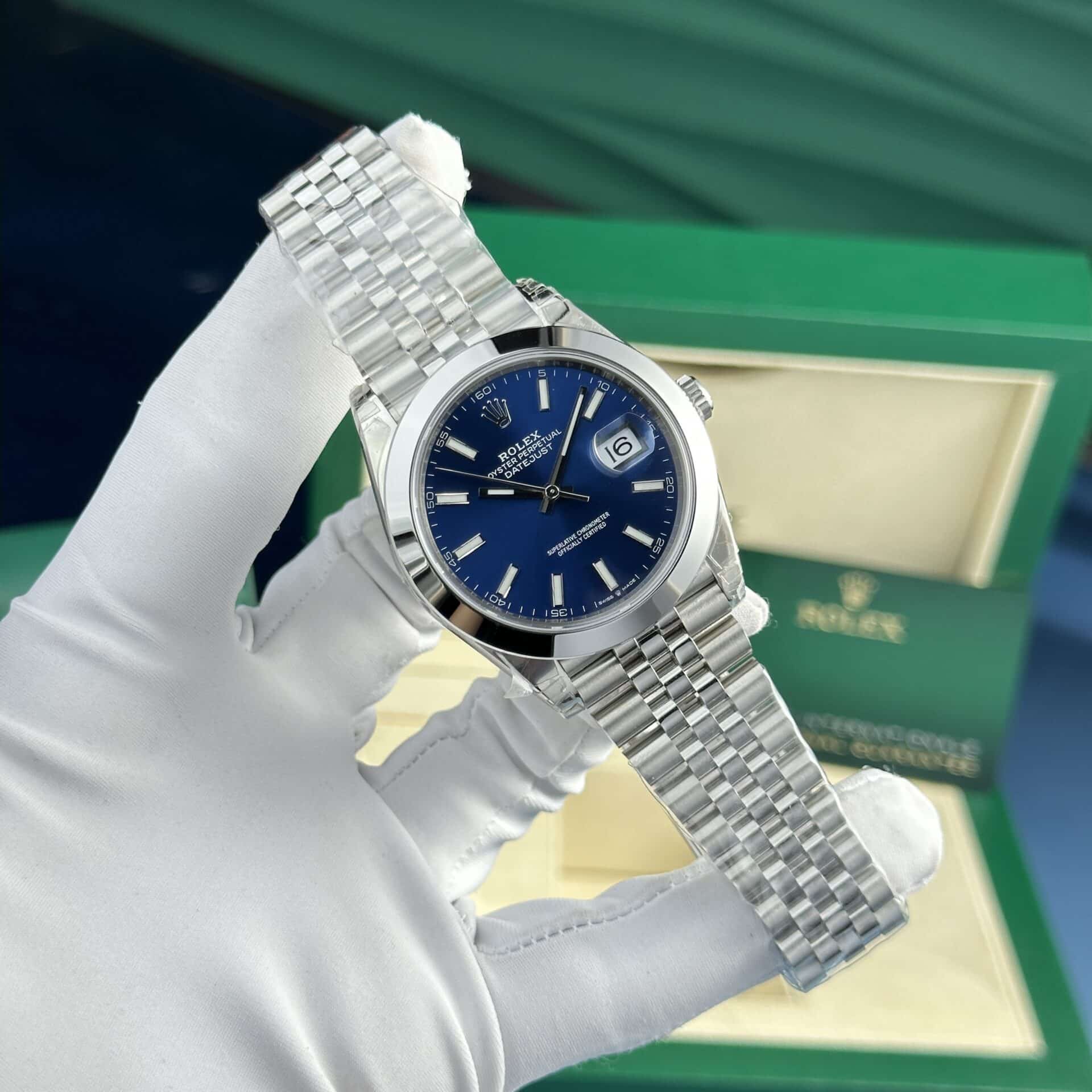 Rolex Datejust 126300-0002 Blue Luminous Dial Smooth Bezel Jubilee Best Replica VSF 41mm - Image 3