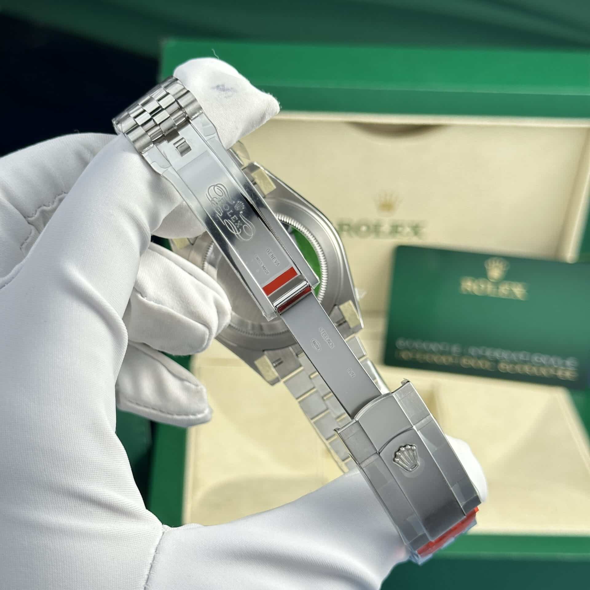 Rolex Datejust 126300-0002 Blue Luminous Dial Smooth Bezel Jubilee Best Replica VSF 41mm - Image 7