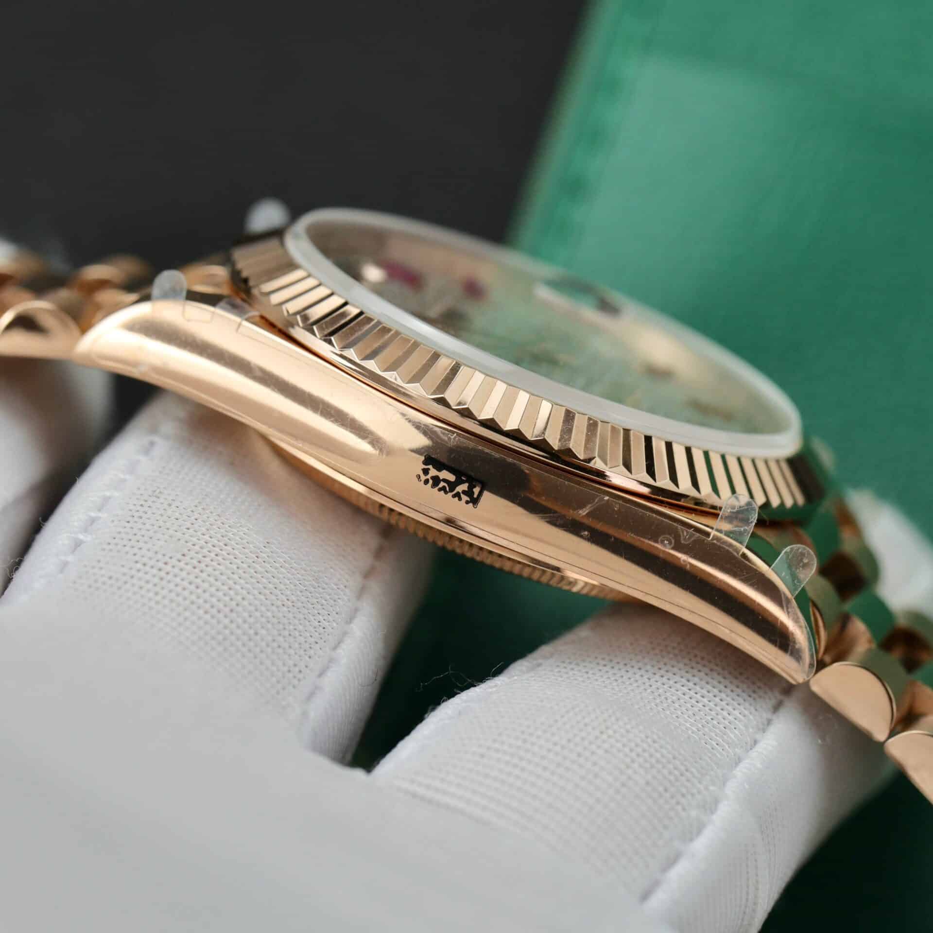 Rolex Day-Date 40 228235 Rose Gold Custom Moissanite Rainbow Dial Best Replica - Image 7