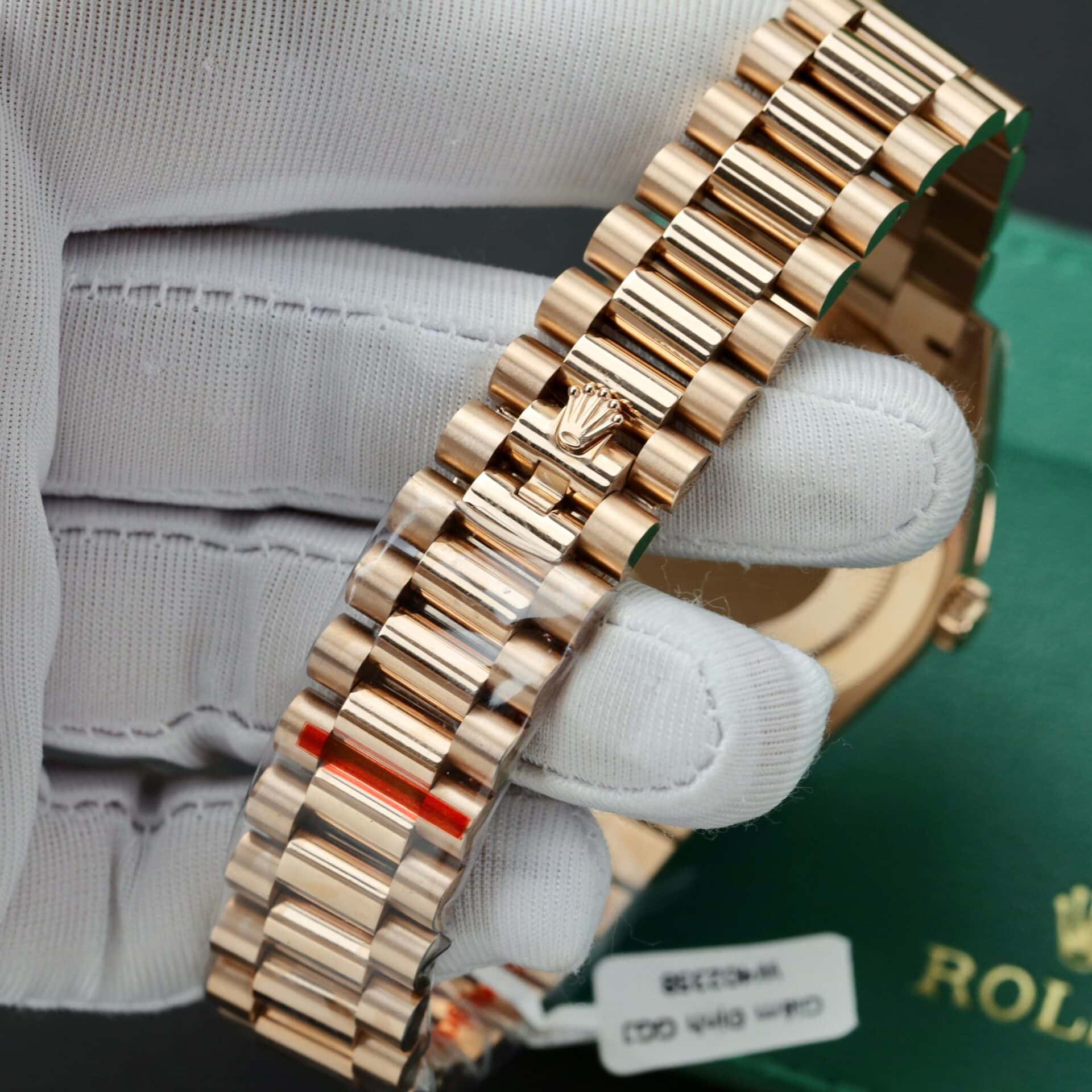 Rolex Day-Date 40 228235 Rose Gold Custom Moissanite Rainbow Dial Best Replica - Image 11