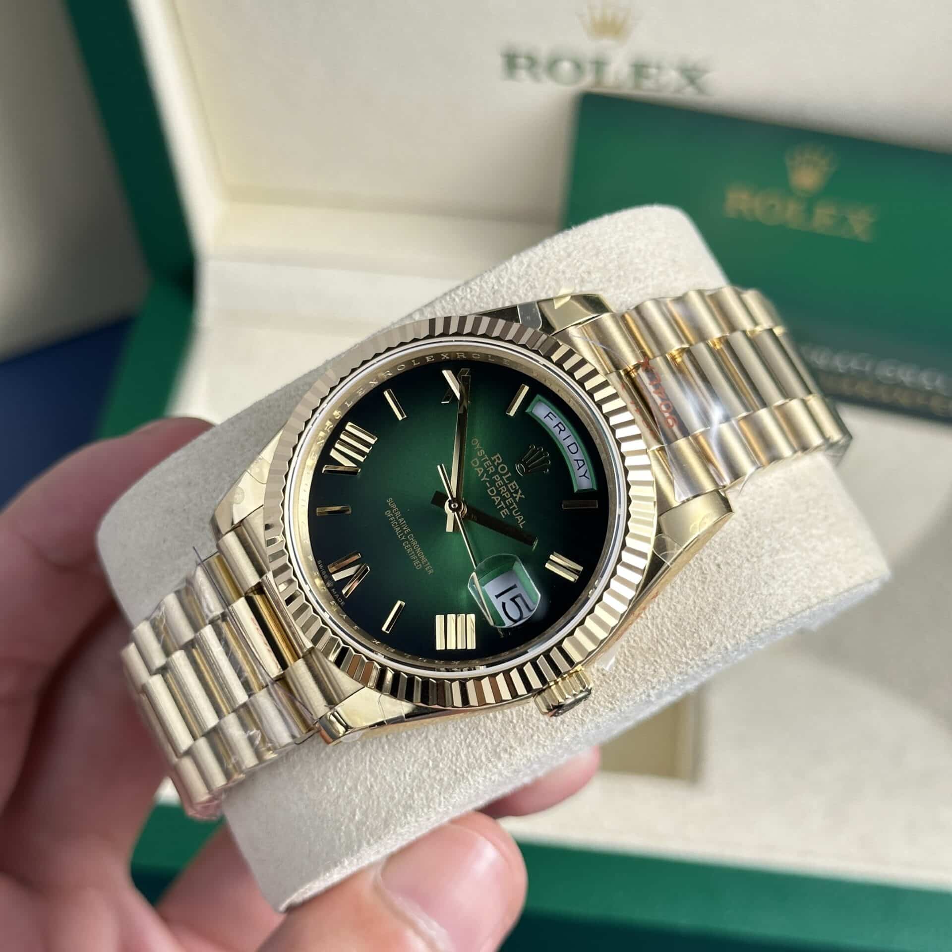 Rolex Day-Date 228238-0069 Green Ombré Dial Yellow Gold 184g Best Replica 40mm - Image 2