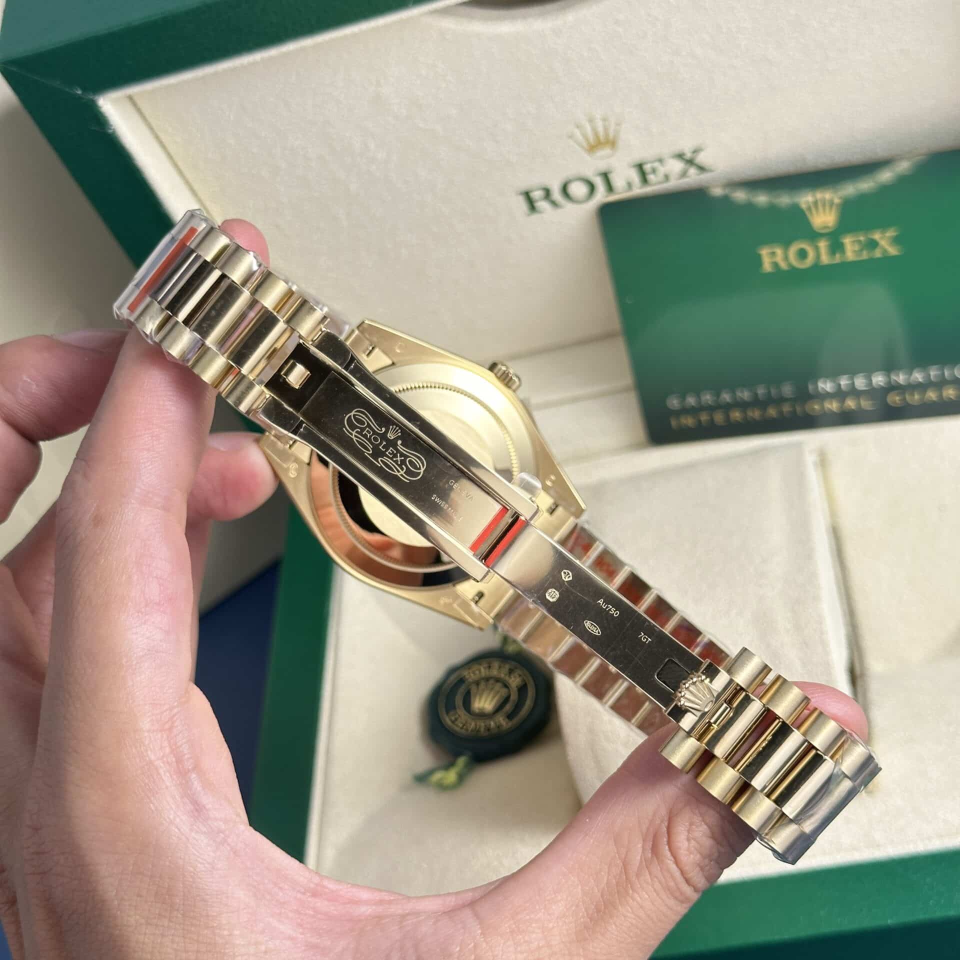 Rolex Day-Date 228238-0069 Green Ombré Dial Yellow Gold 184g Best Replica 40mm - Image 11