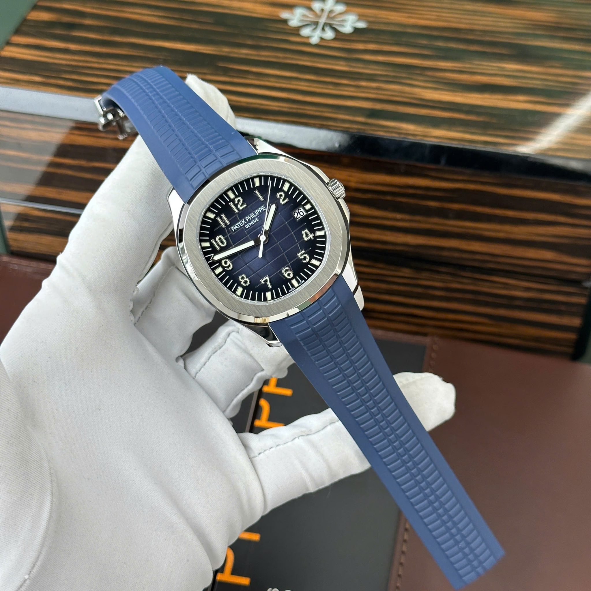 Patek Philippe Aquanaut 5168G-010 Blue Dial Modified Full Option Super Clone Best Replica 42.2mm - Image 2