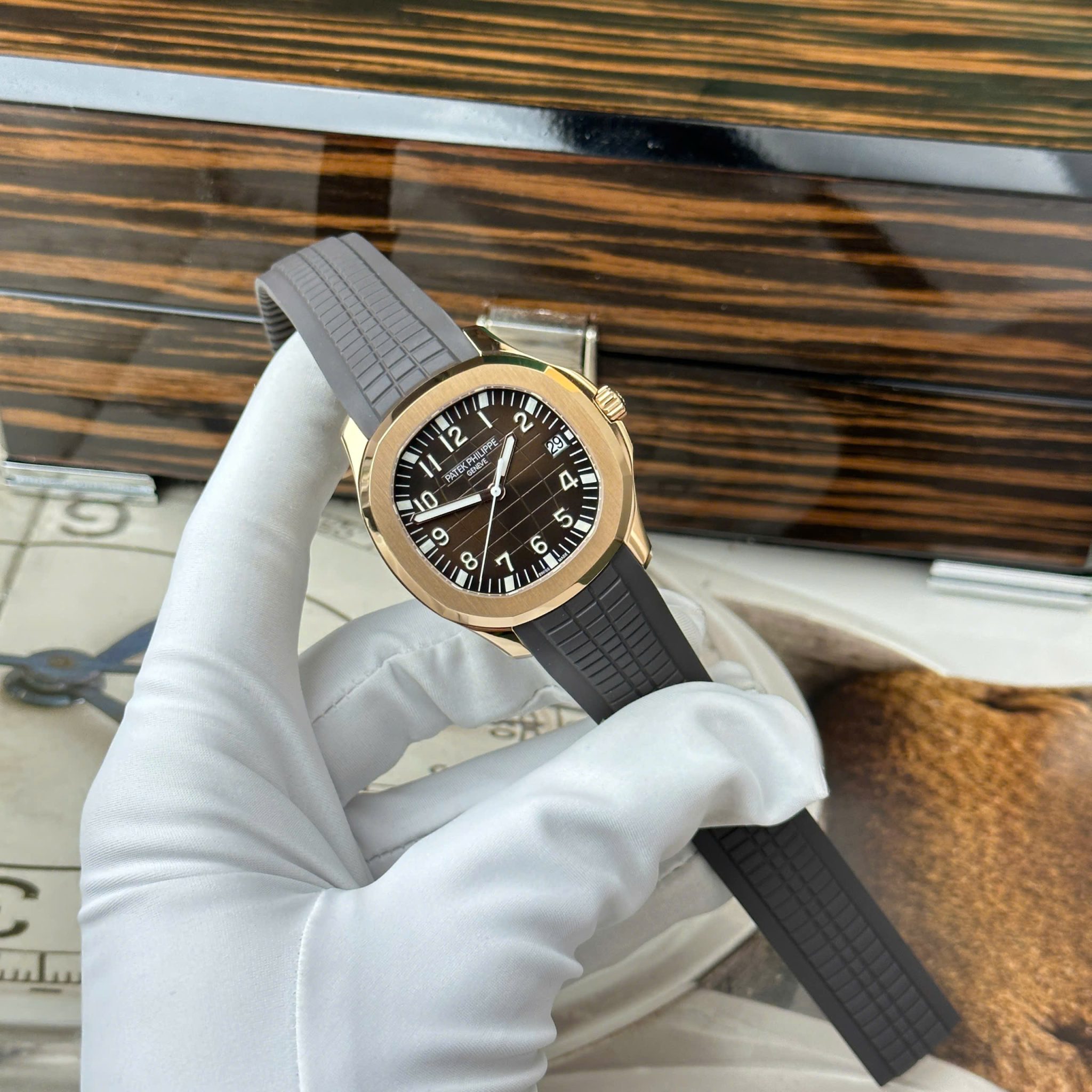 Patek Philippe Aquanaut 5167R-001 Rose Gold Modified Version Brown Dial + Hands + Movement Super Clone Best Replica 40.8mm - Image 2