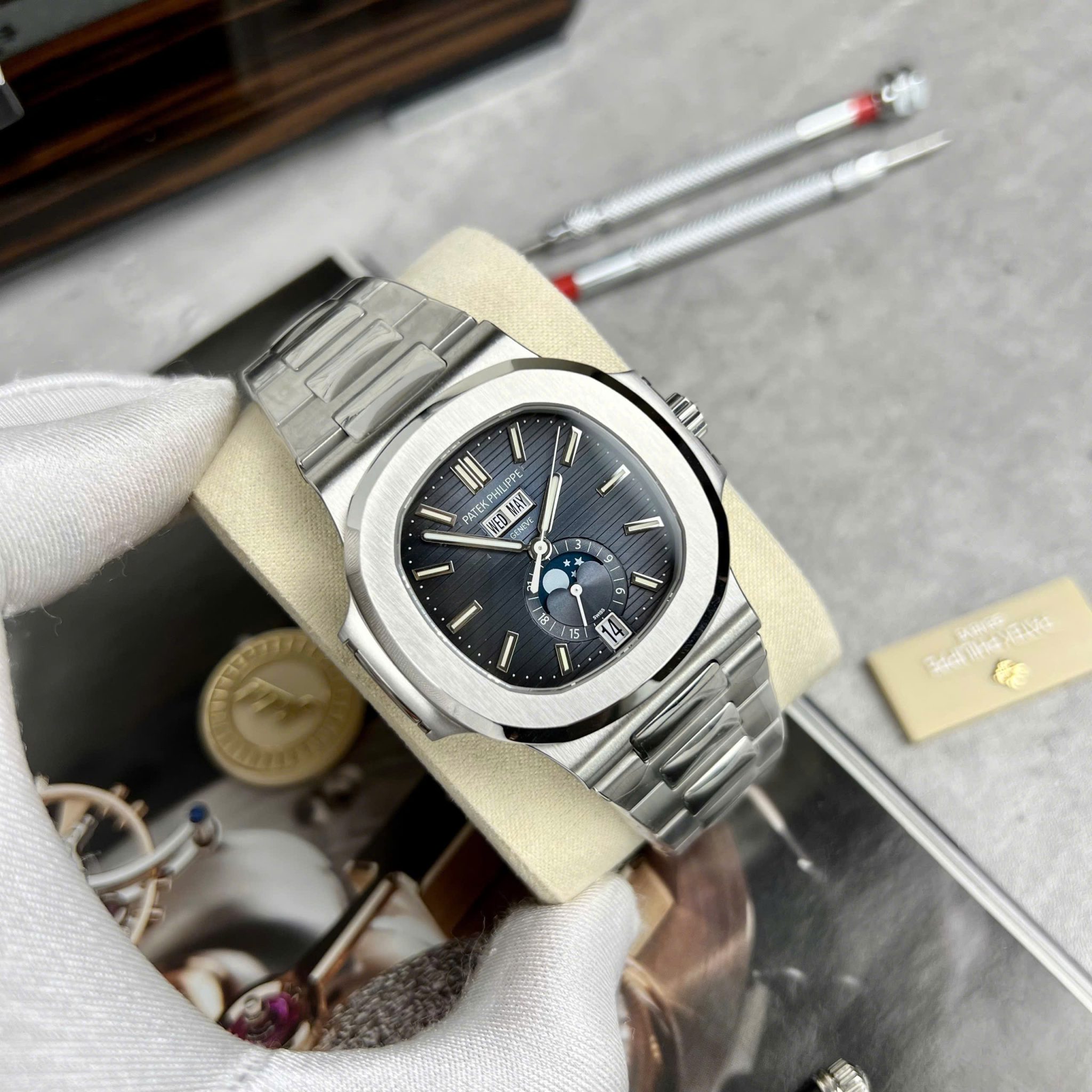 Patek Philippe Nautilus 5726/1A Annual Calendar Moonphase Blue Dial Best Replica PPF 40mm - Image 2