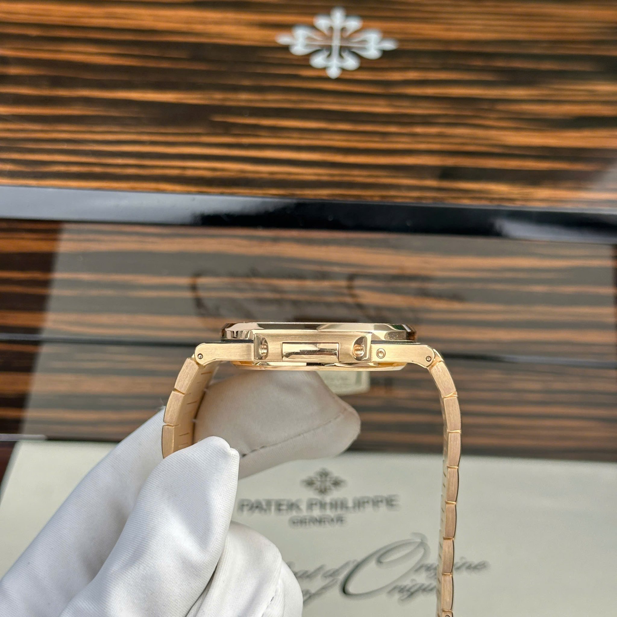 Patek Philippe Nautilus 5712/1R-001 Brown Dial 18K Solid Gold 1:1 CNC Custom Made 40mm - Image 9