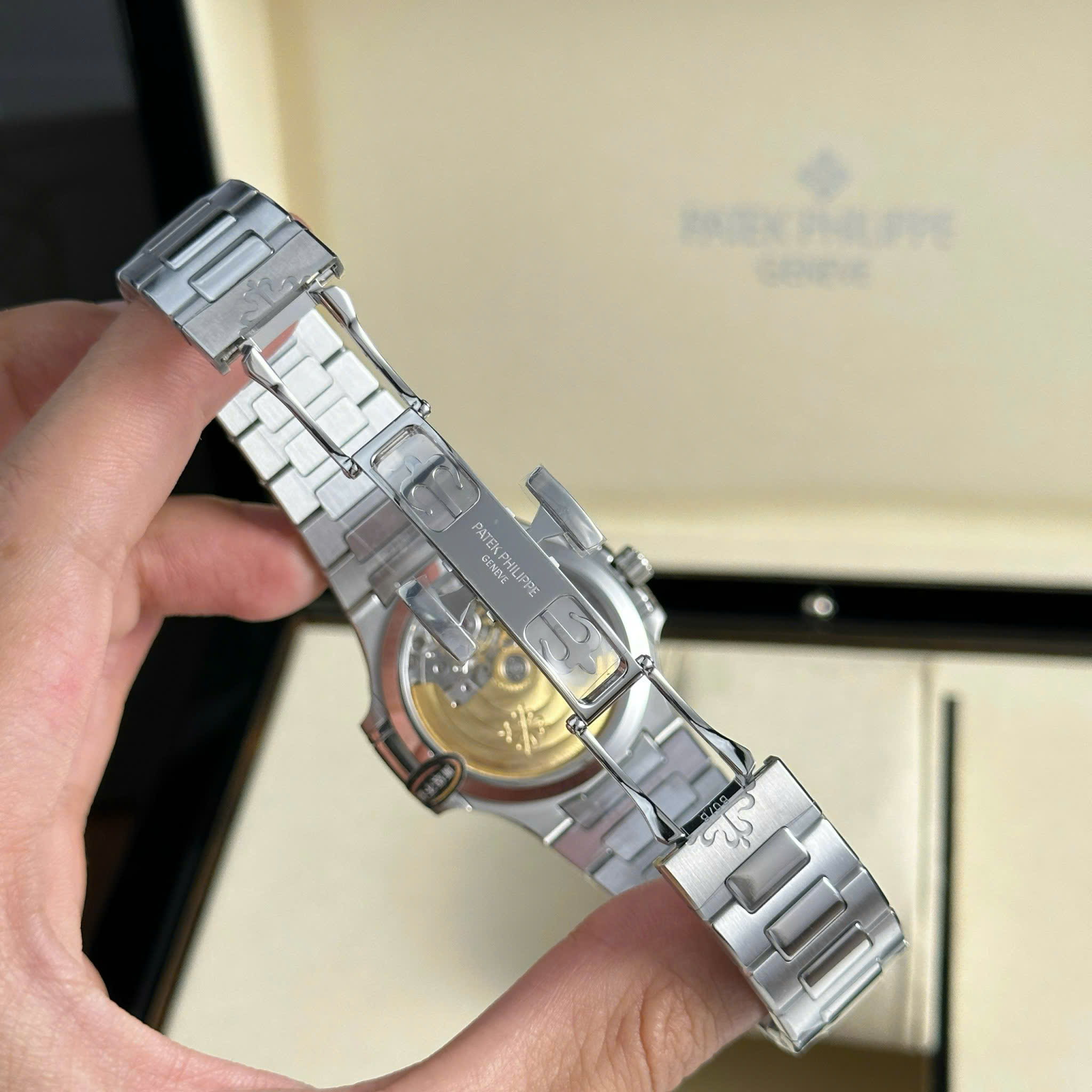 Patek Philippe Nautilus 7118/1A-010 Steel White Dial Best Clone 3KF 35.2mm - Image 10