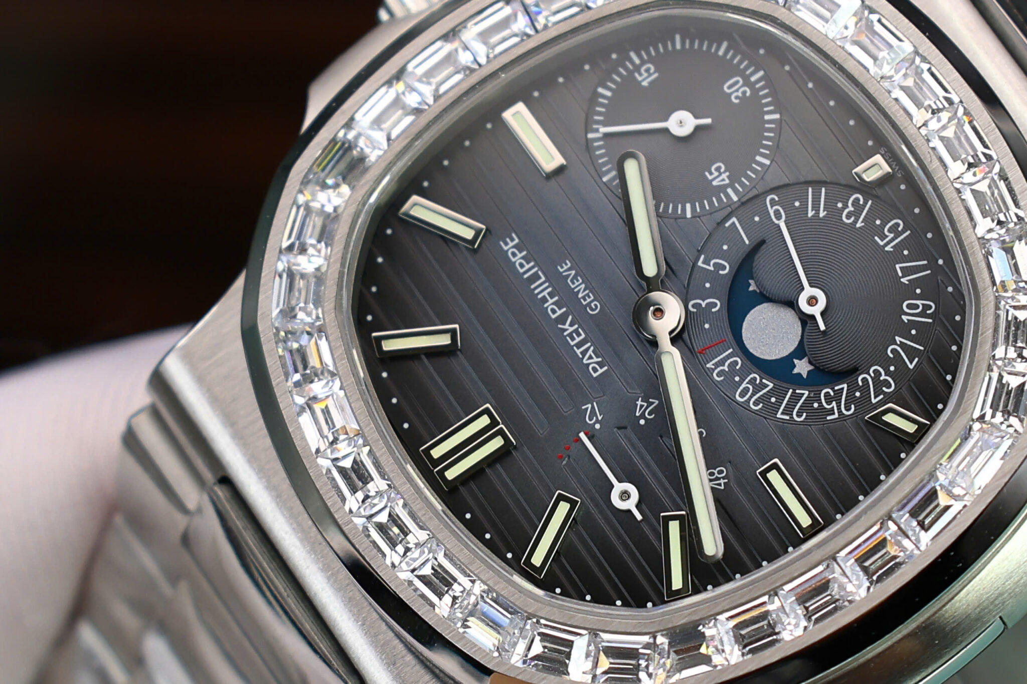 Patek Philippe Nautilus 5712 Blue Dial Baguette Stone Bezel Bracelet Full Functions PPF Best Replica 40mm - Image 5