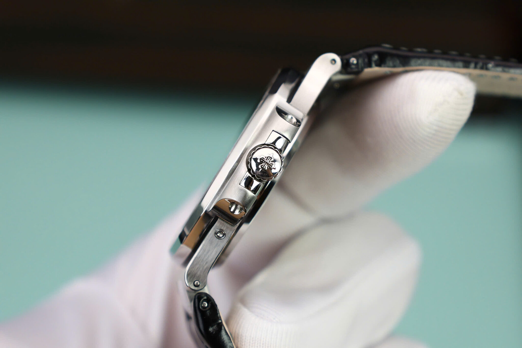 Patek Philippe Nautilus 5712G Grey Dial Baguette Stone Bezel Full Functions PPF Best Replica 40mm - Image 6