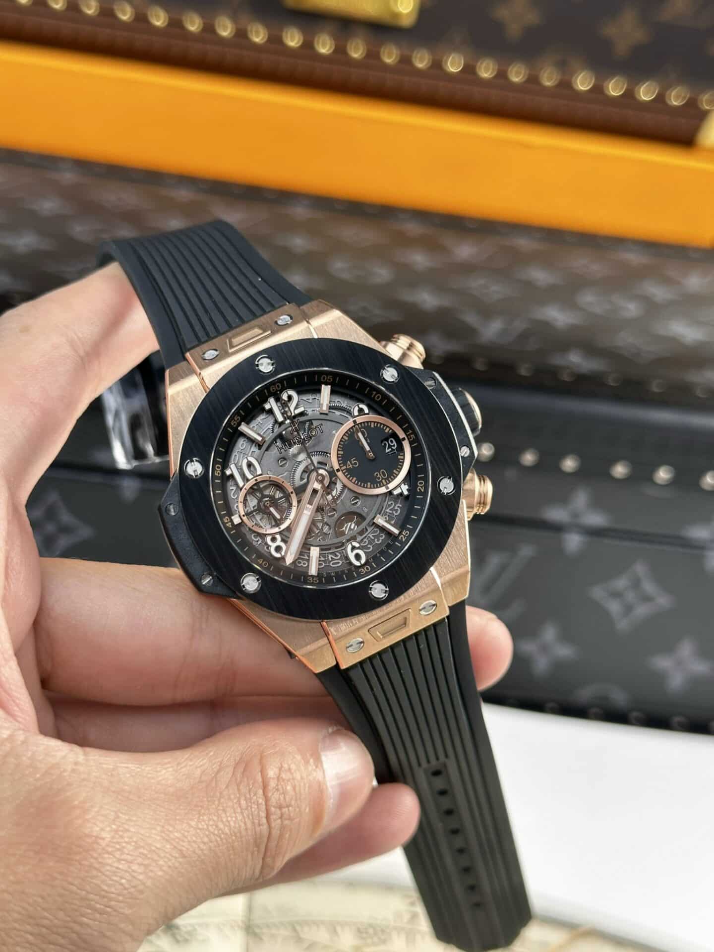 Hublot Big Bang Unico King Gold Black Ceramic Best Replica 42mm - Image 3