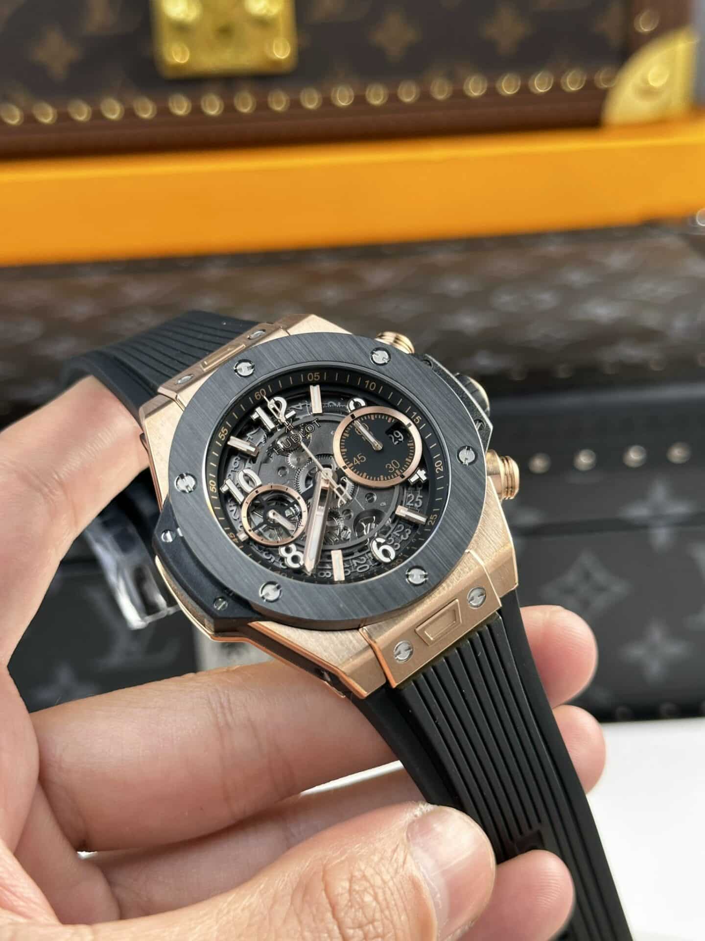 Hublot Big Bang Unico King Gold Black Ceramic Best Replica 42mm - Image 4