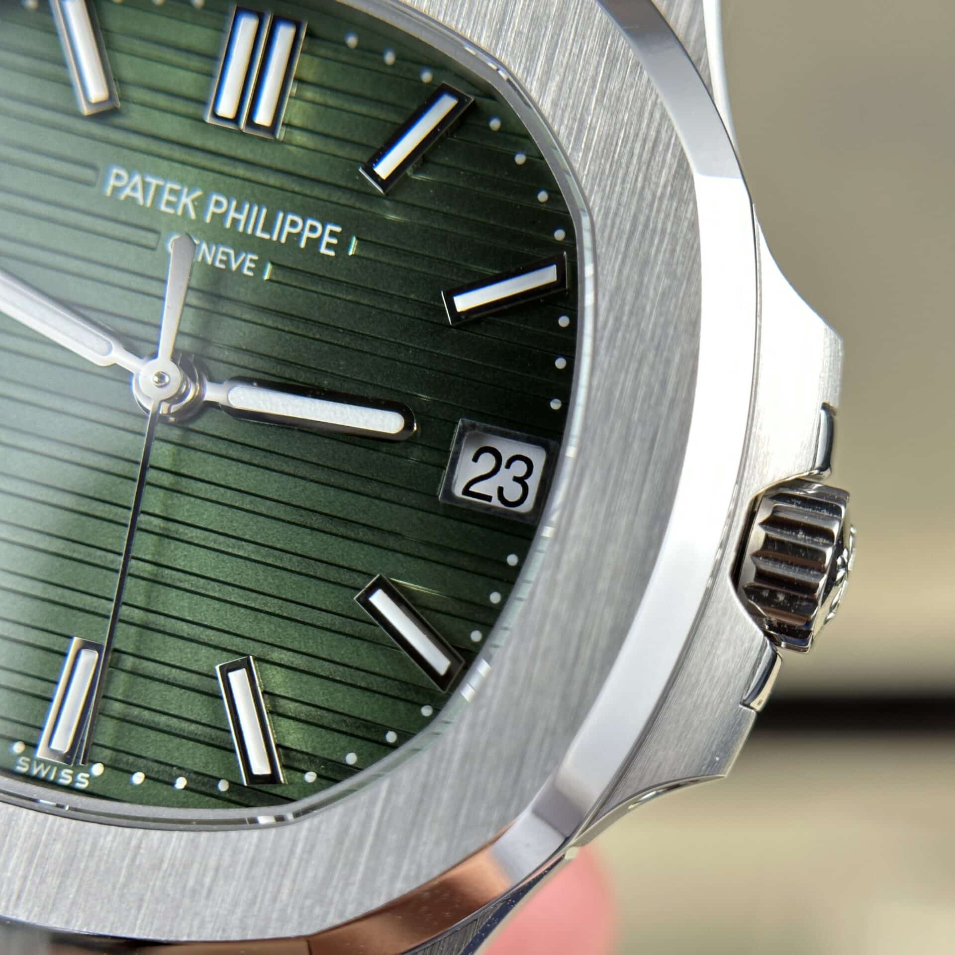 Patek Philippe Nautilus 5711/1A-014 Steel Green Dial Best Replica 40mm - Image 5