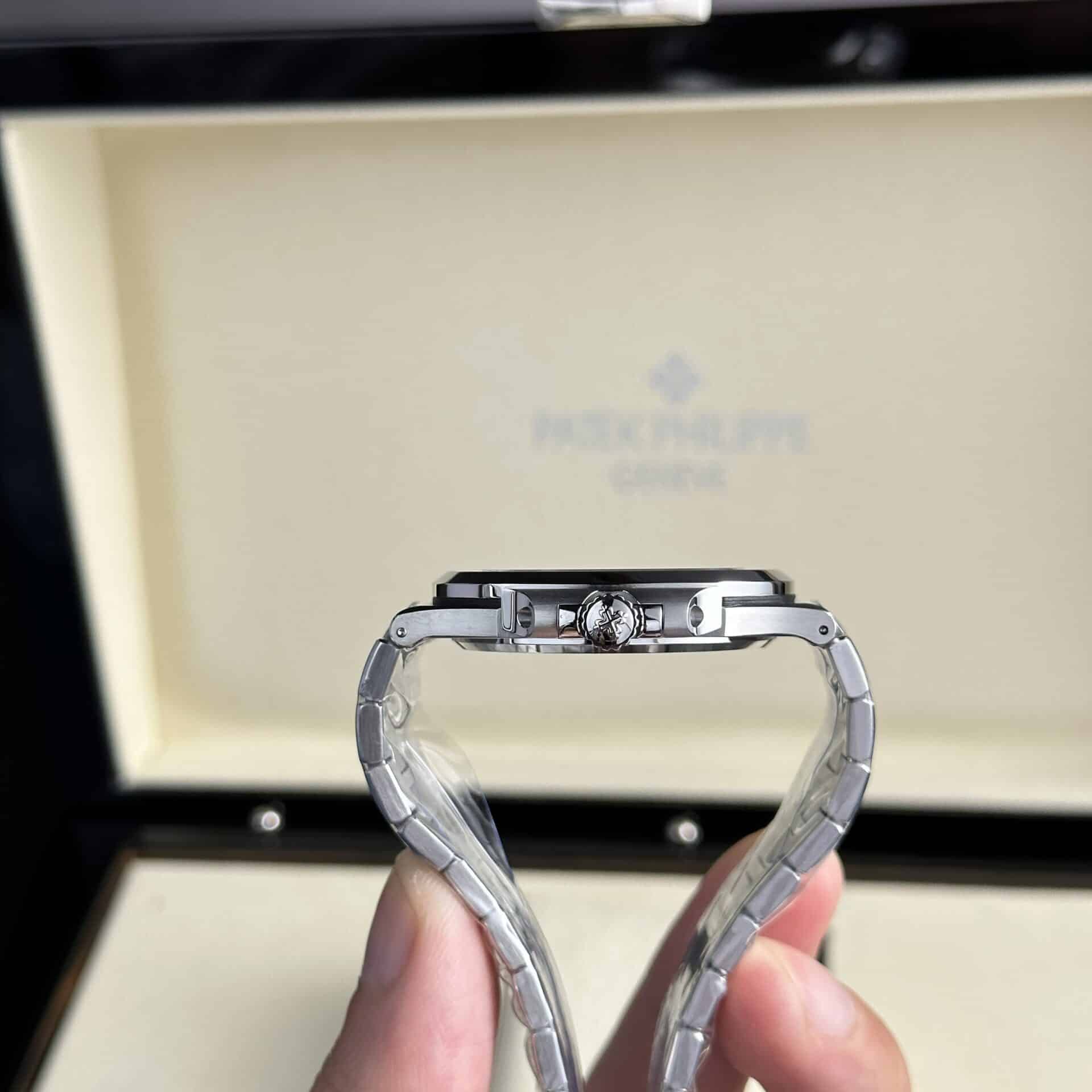 Patek Philippe Nautilus 5711/1A-011 White Dial Super Clone 40mm - Image 6