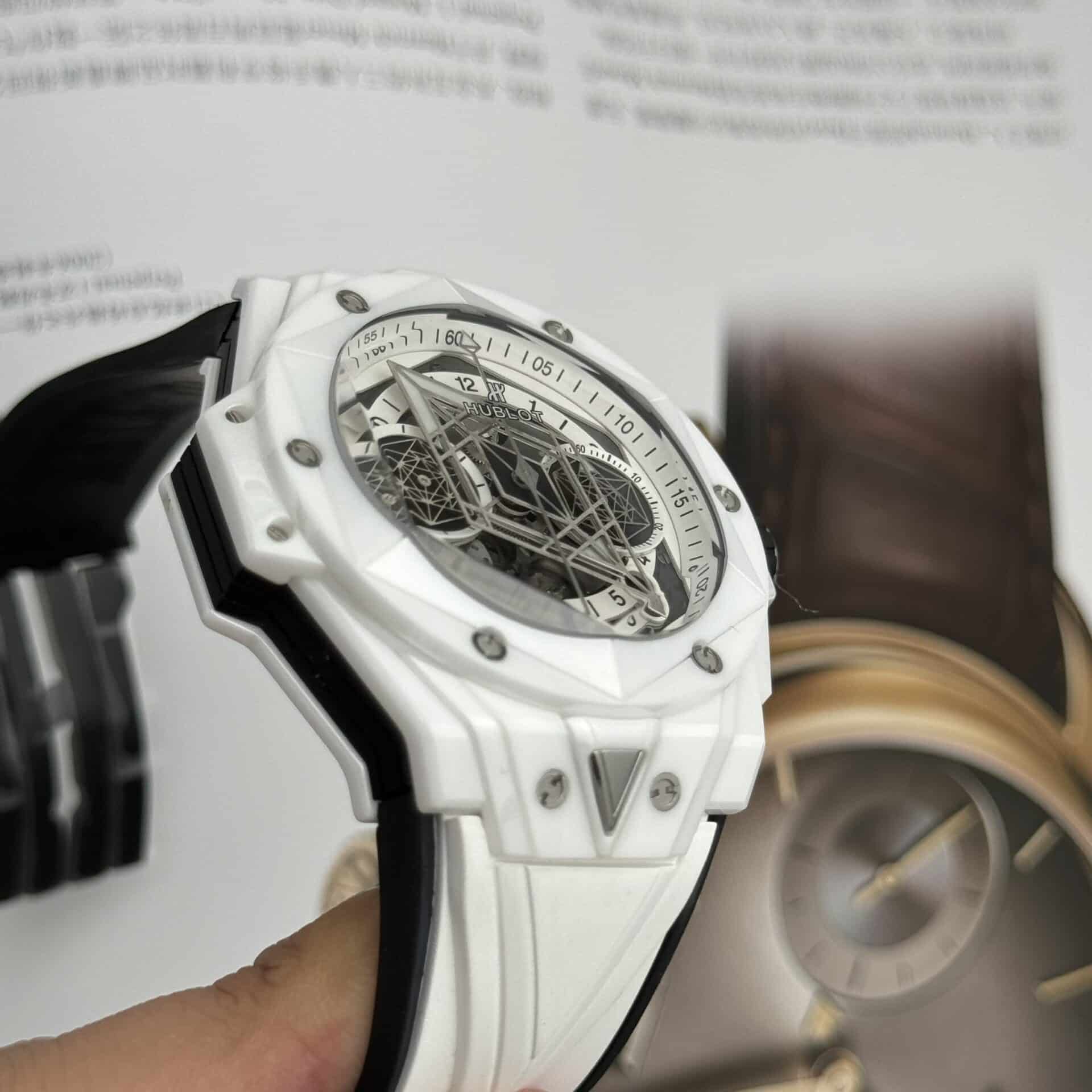 Hublot Big Bang Sang Bleu II White Ceramic Rubber Top Quality Replica BBF 45mm - Image 6