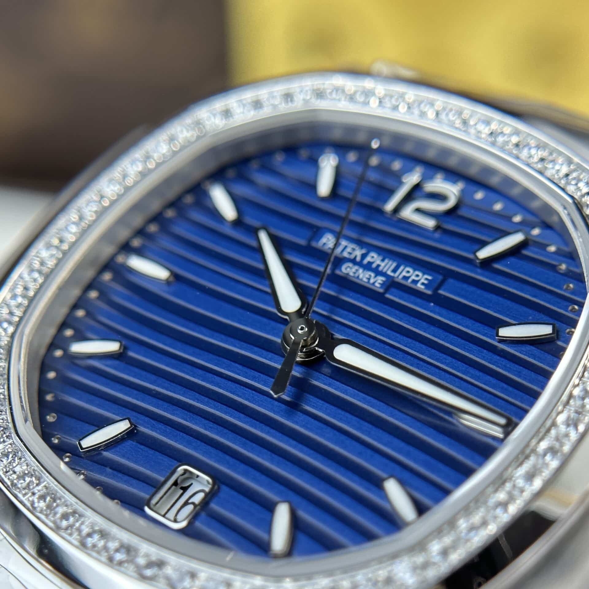 Patek Philippe Nautilus 7118/1200A-001 Blue Dial Diamond Bezel Best Replica 35.2mm - Image 5