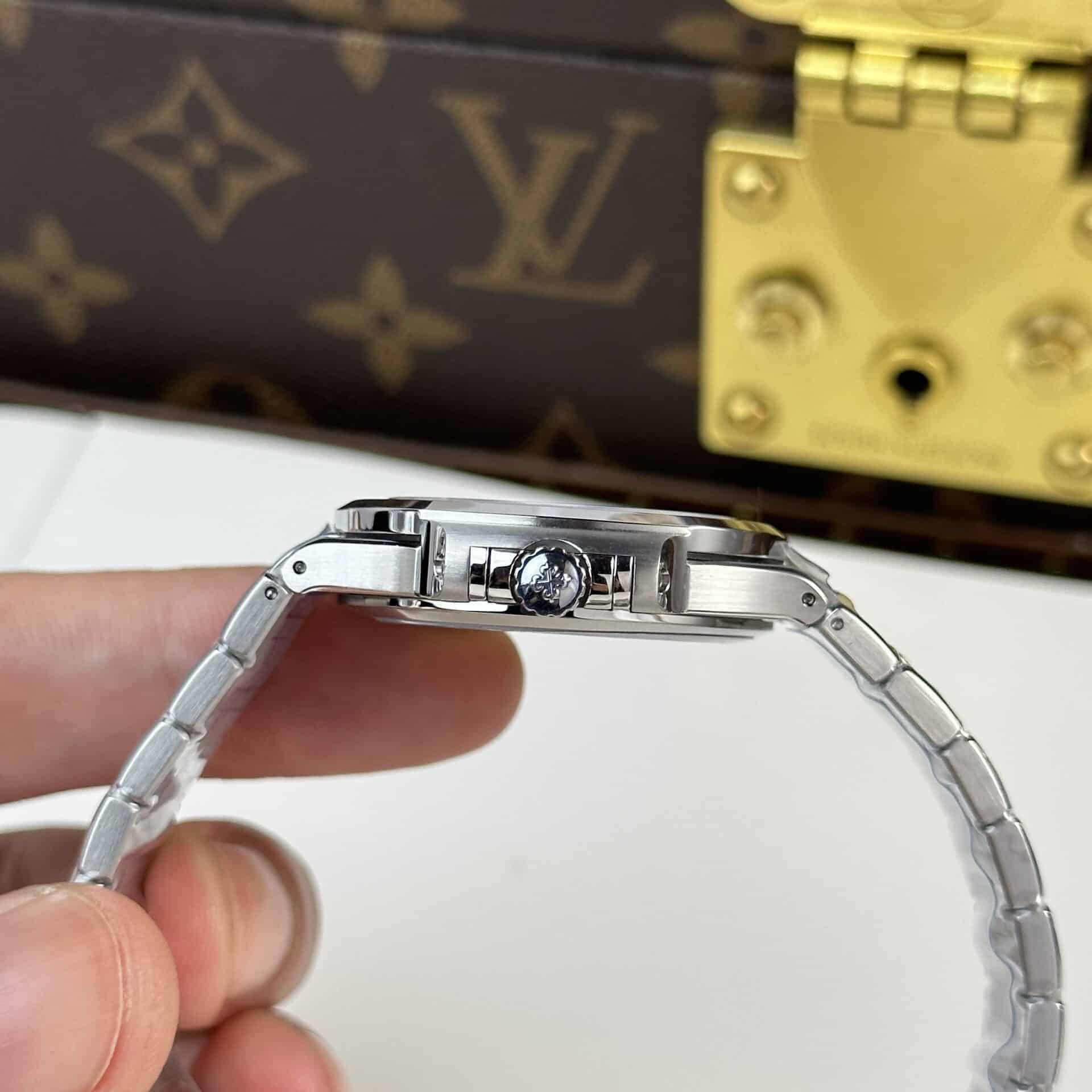 Patek Philippe Nautilus 7118/1200A-001 Blue Dial Diamond Bezel Best Replica 35.2mm - Image 7