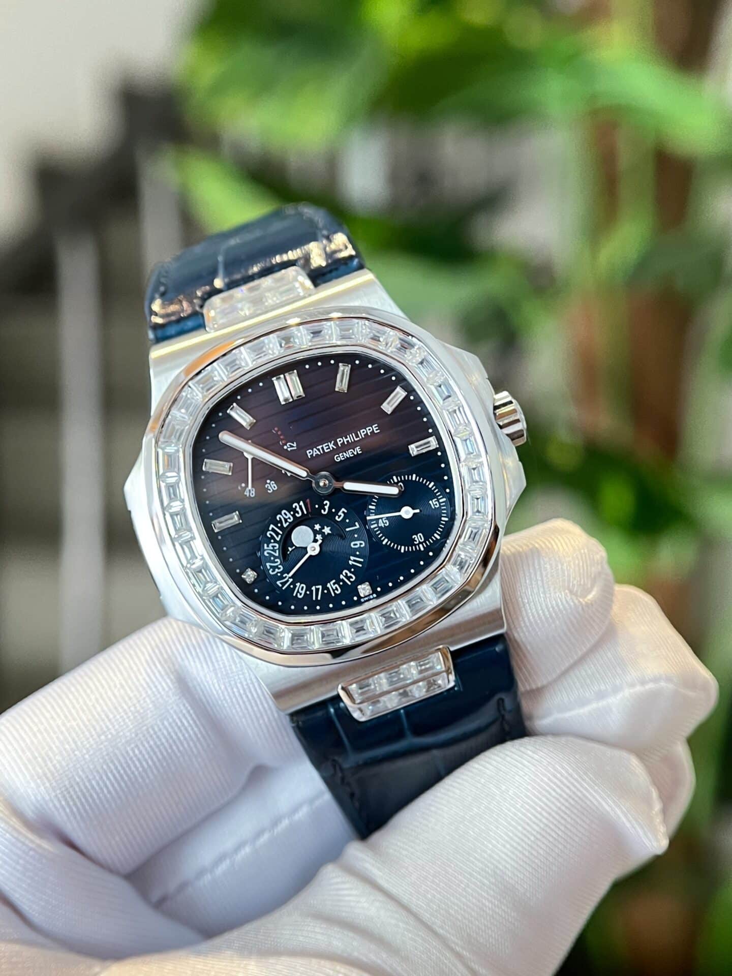 Patek Philippe Nautilus 5724G-001 Blue Dial Custom Moissanite HongKong 40mm - Image 4