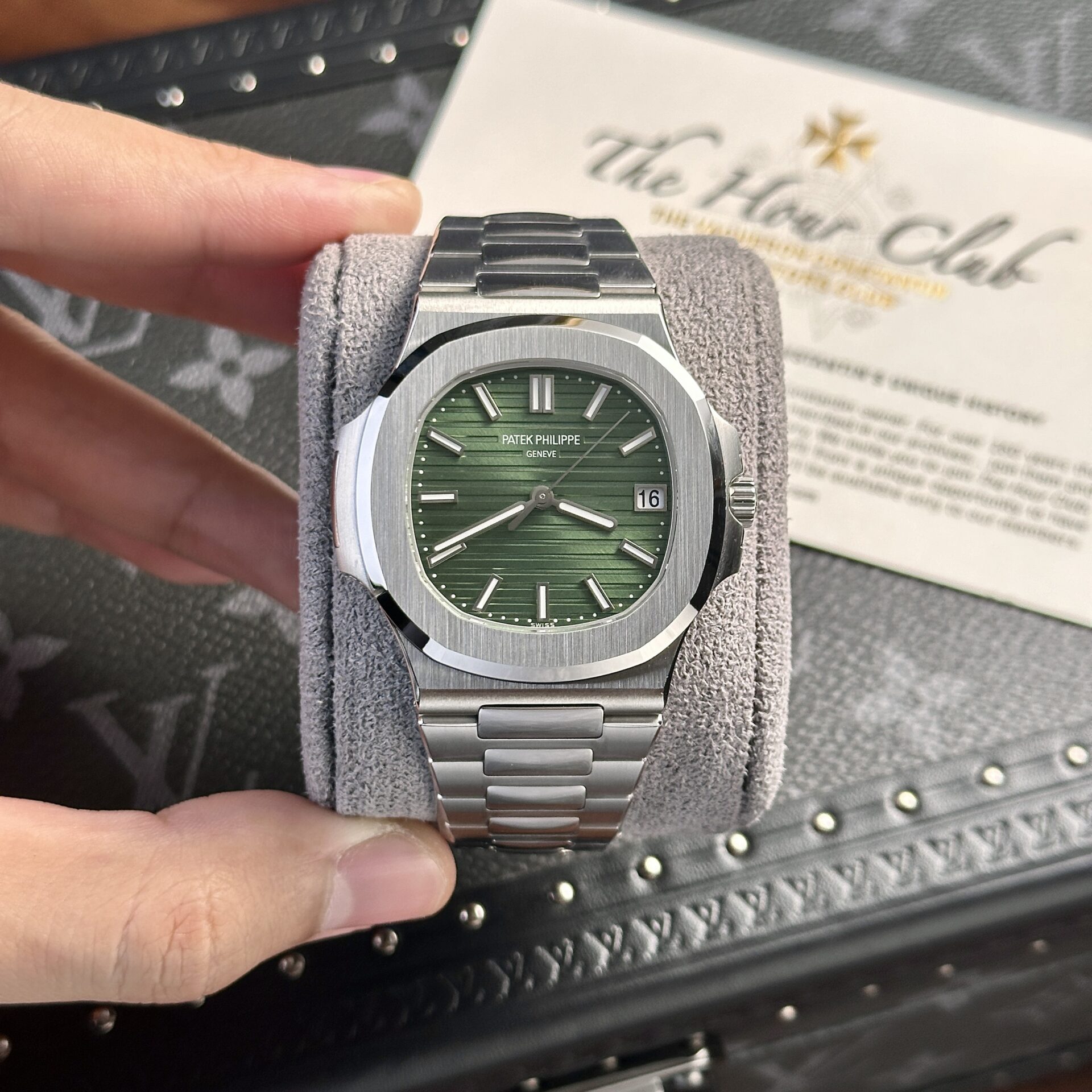 Patek Philippe Nautilus 5711 Olive Green Dial Replica 40mm