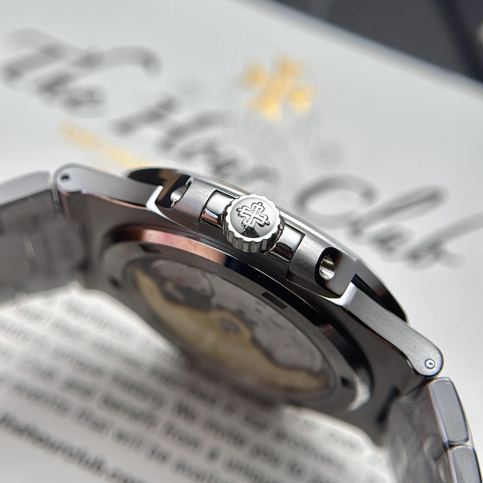 Patek Philippe Nautilus 5711 Olive Green Dial Replica 40mm - Image 5