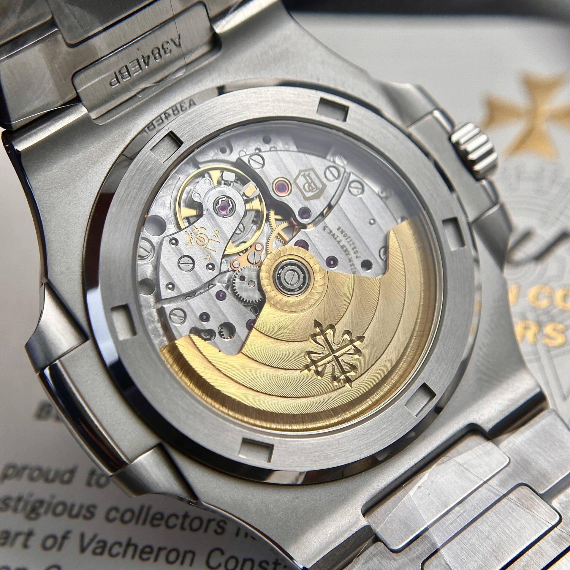 Patek Philippe Nautilus 5711 Olive Green Dial Replica 40mm - Image 7