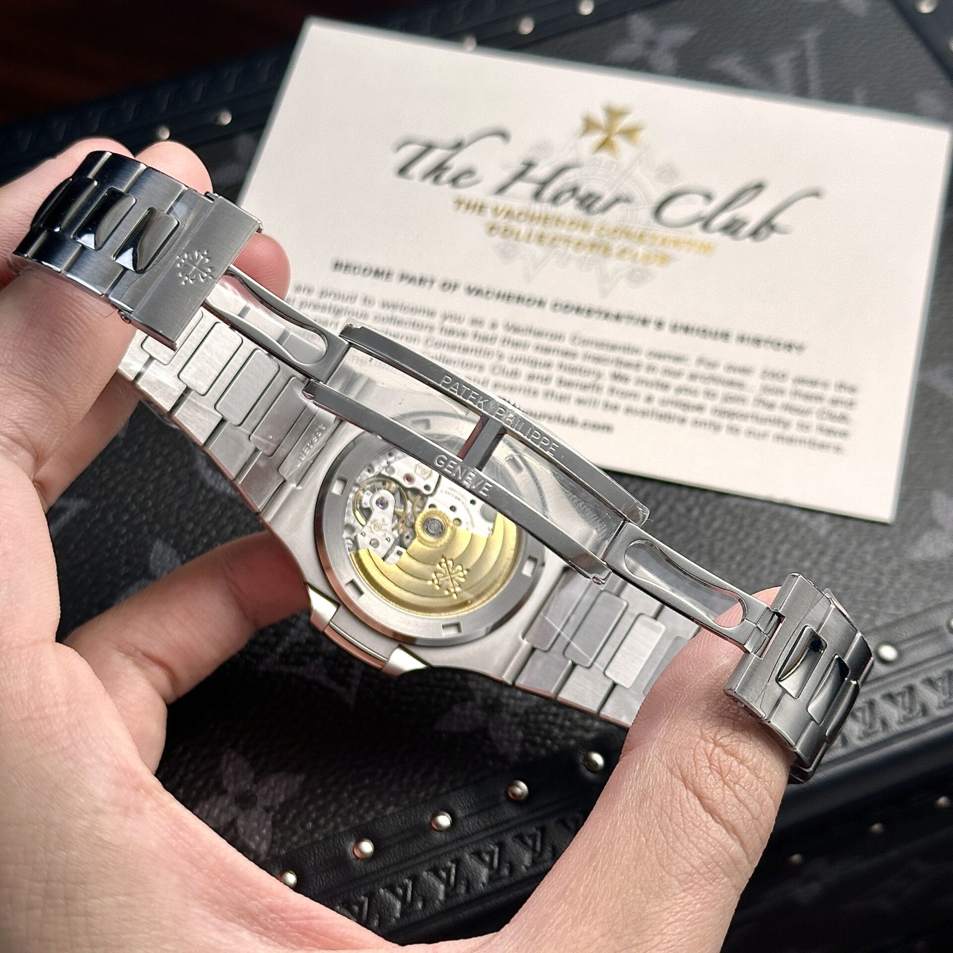 Patek Philippe Nautilus 5711 Olive Green Dial Replica 40mm - Image 8