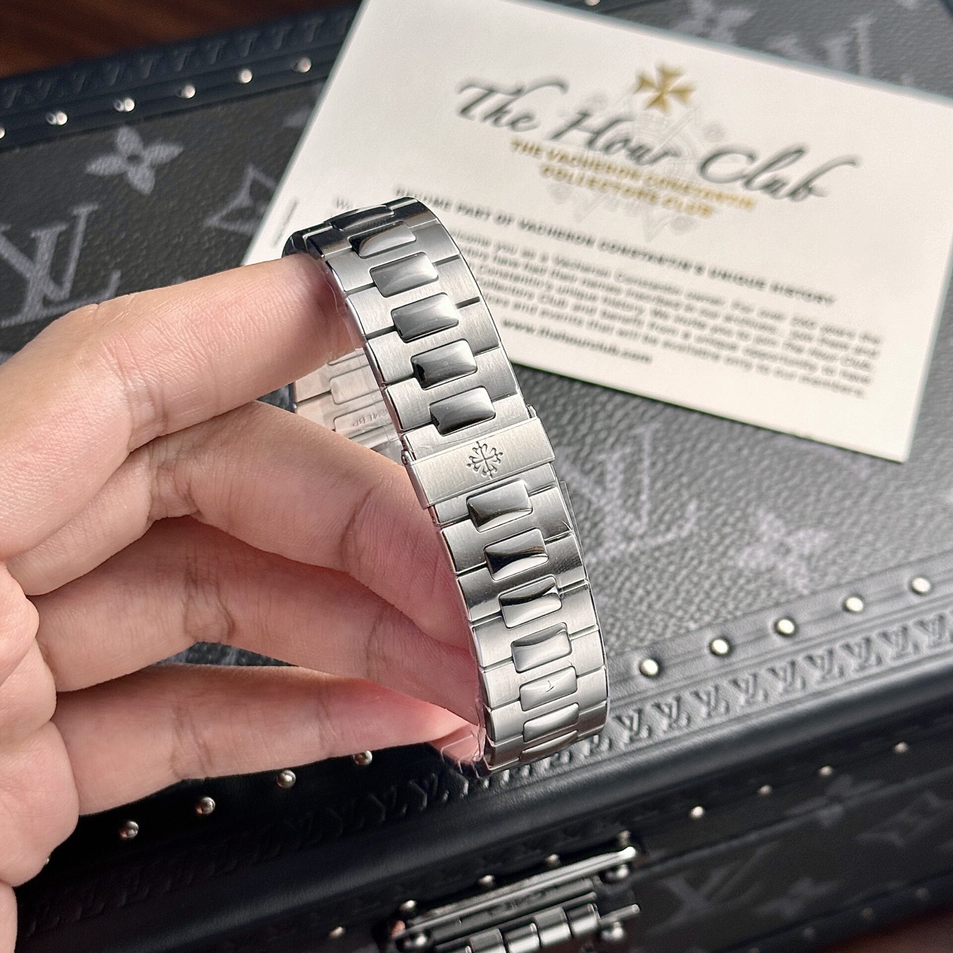 Patek Philippe Nautilus 5711 Olive Green Dial Replica 40mm - Image 9