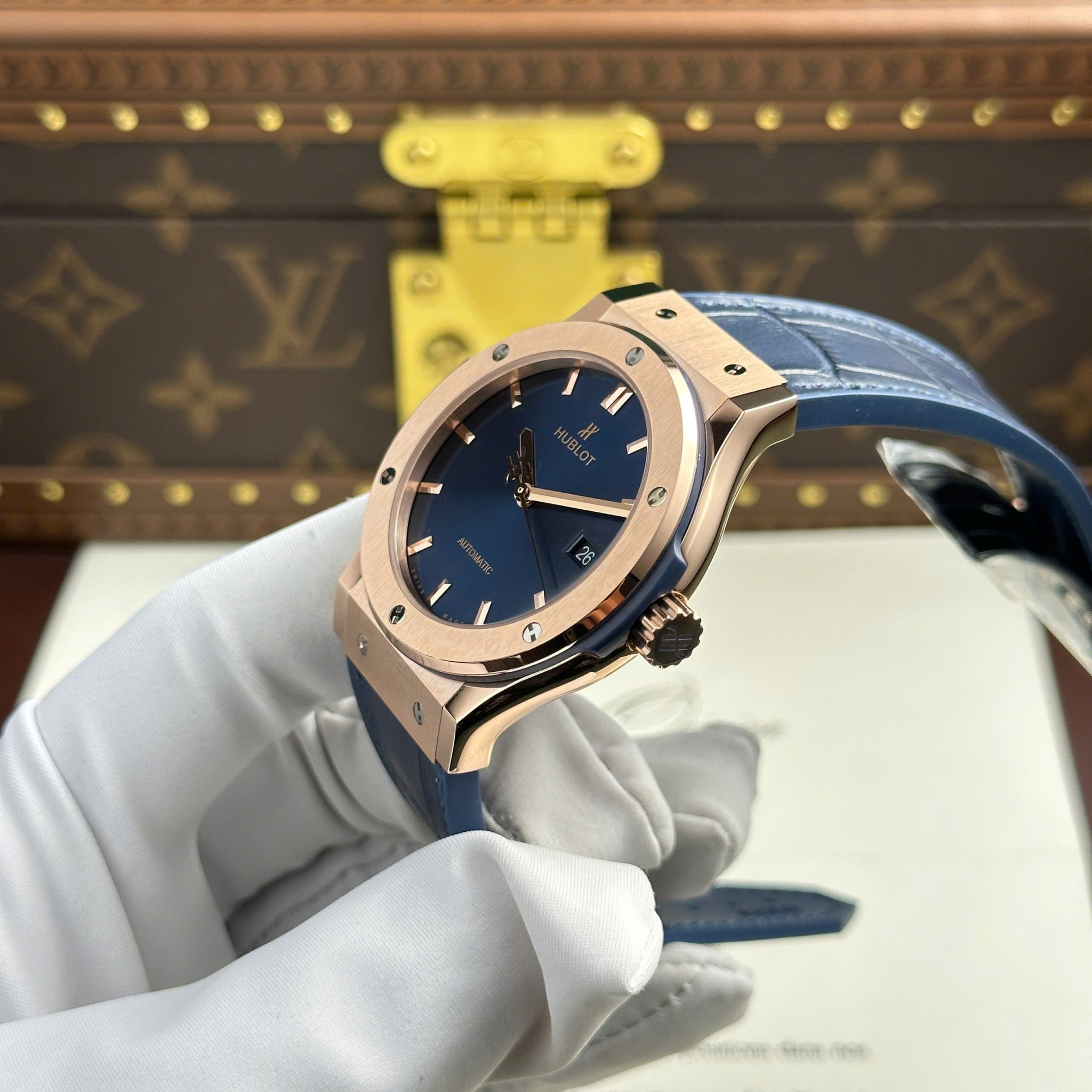 Hublot Classic Fusion King Gold Blue Dial Best Replica JJF 42mm - Image 5