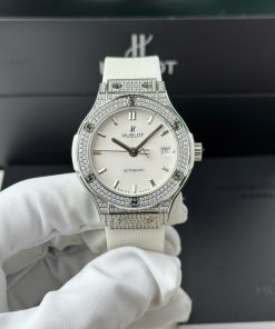 Hublot Classic Fusion Titanium Diamond Pavé White Dial Rubber Strap Replica 38mm