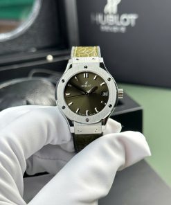 Hublot Classic Fusion Titanium Green Dial Quartz Leather Strap Ladies Replica 33mm
