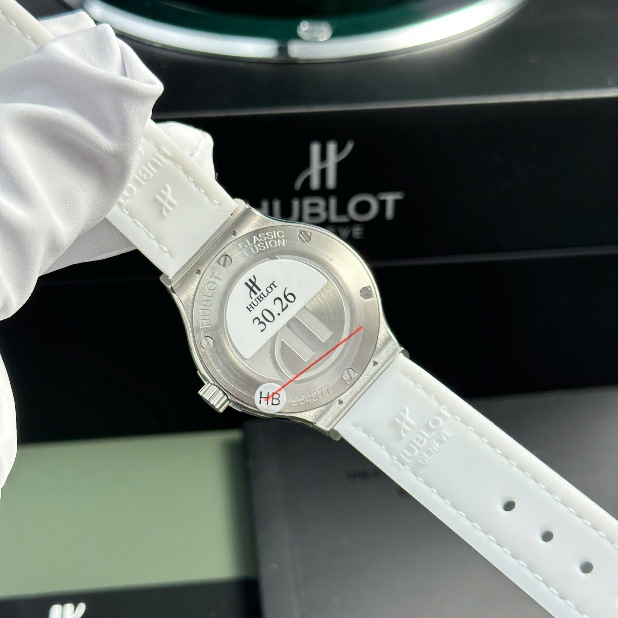Hublot Classic Fusion Titanium White Dial Quartz Leather Strap Ladies Replica 33mm - Image 7