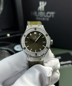 Hublot Classic Fusion Titanium Pavé Green Dial Leather Strap Ladies Replica 33mm