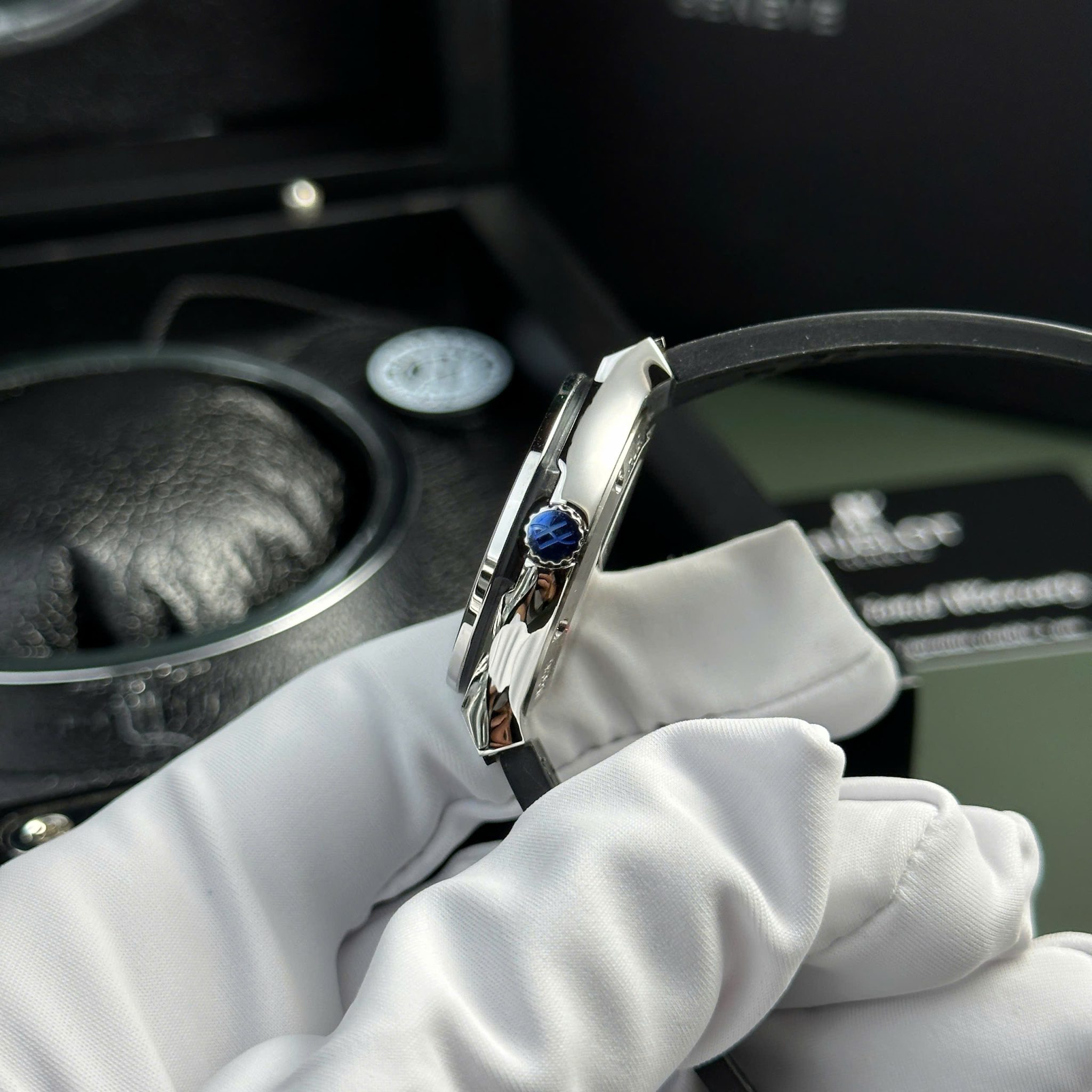 Hublot Classic Fusion Titanium Pavé Green Dial Leather Strap Ladies Replica 33mm - Image 6