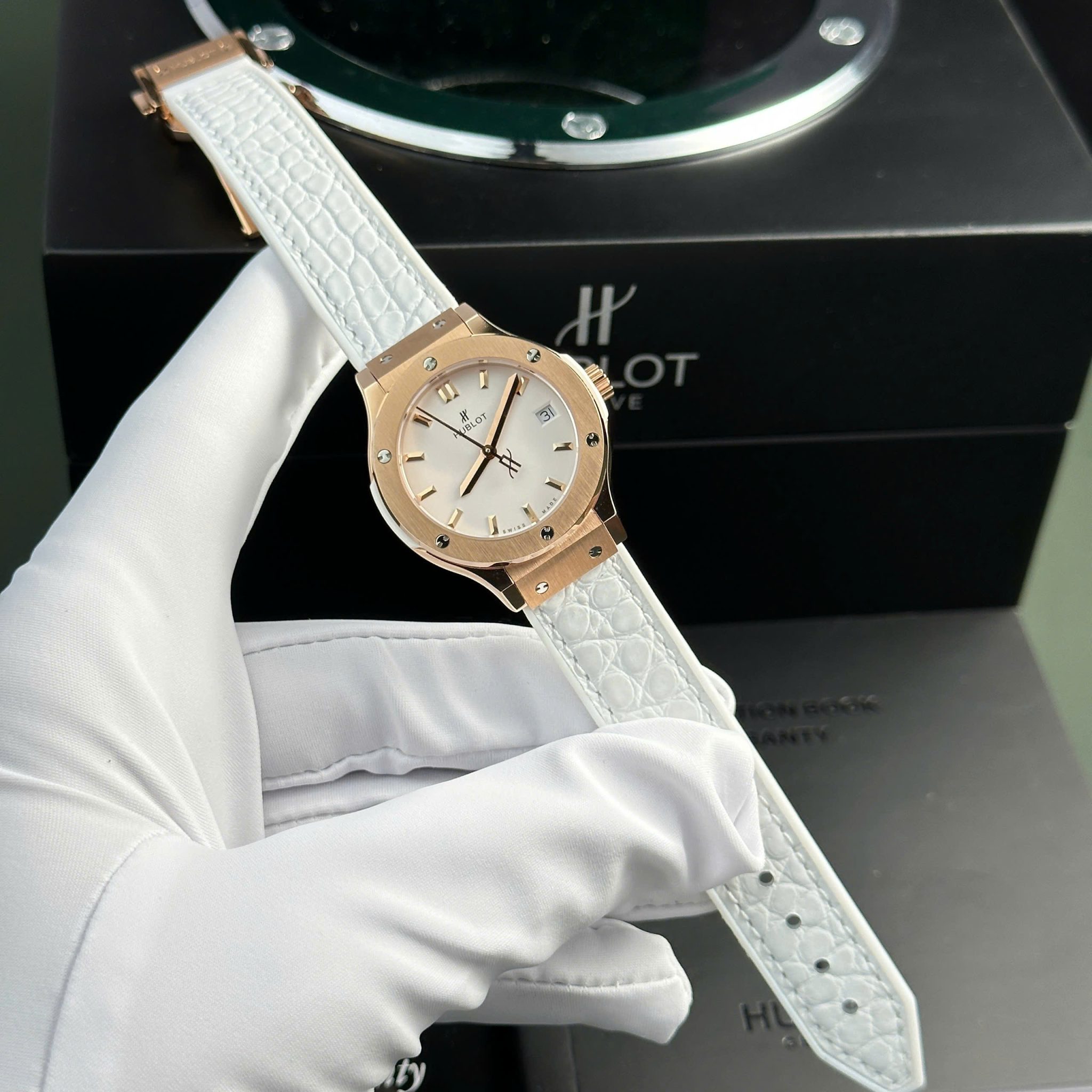 Hublot Classic Fusion King Gold White Dial Leather Strap Ladies Replica 33mm - Image 2