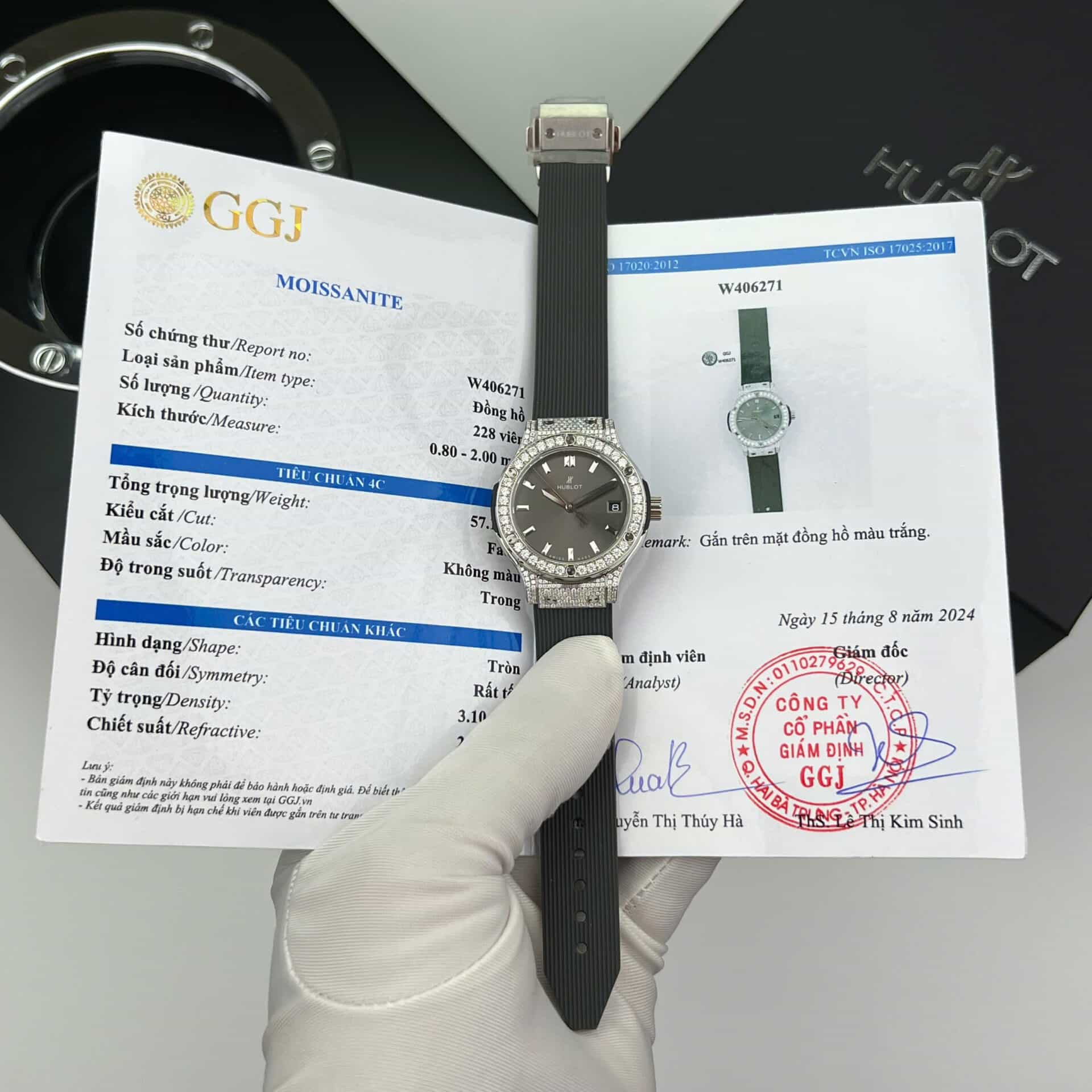 Hublot Classic Fusion Titanium Pavé Grey Dial Rubber Custom Moissanite Best Replica 33mm