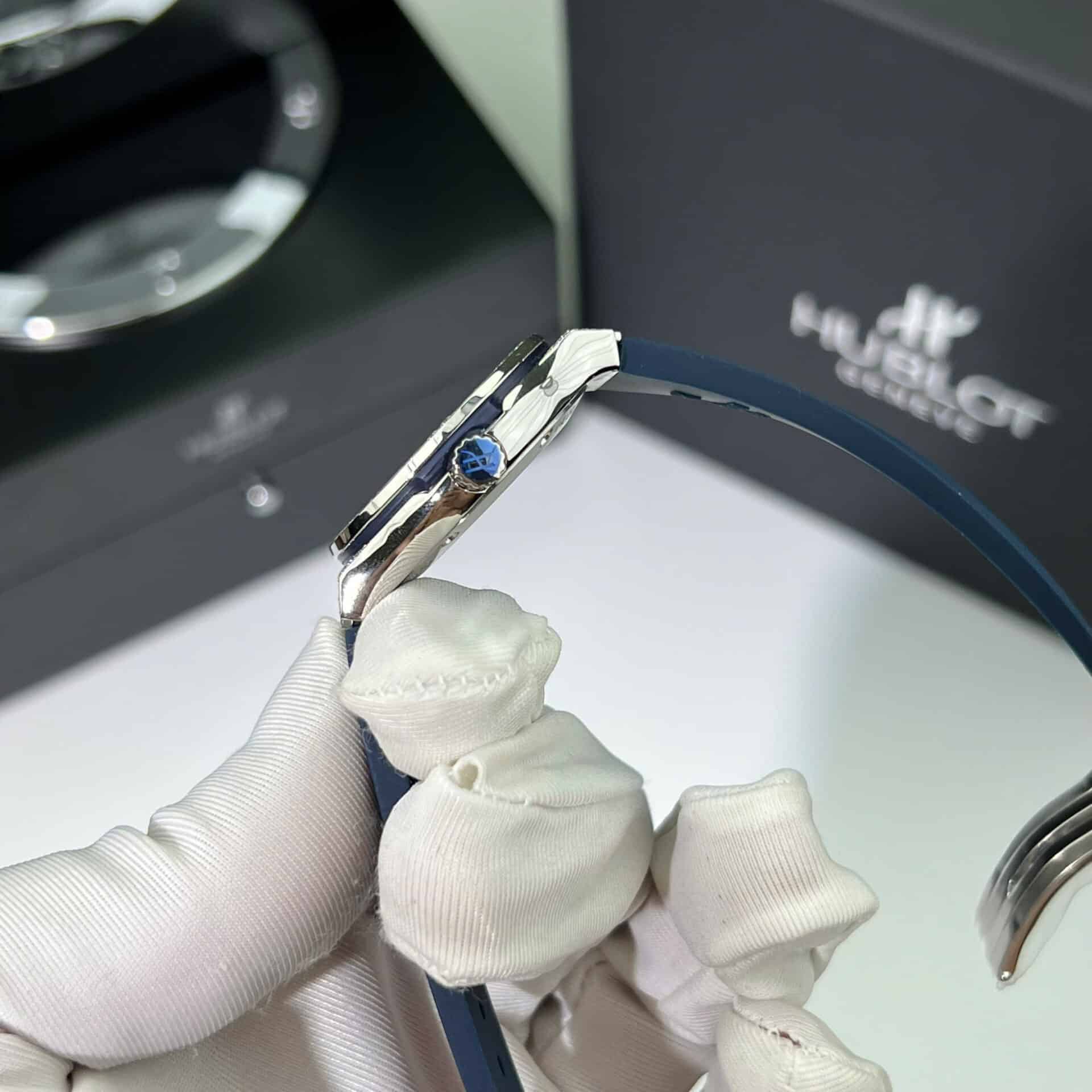 Hublot Classic Fusion Titanium Pavé Blue Dial Rubber Custom Moissanite 33mm - Image 6