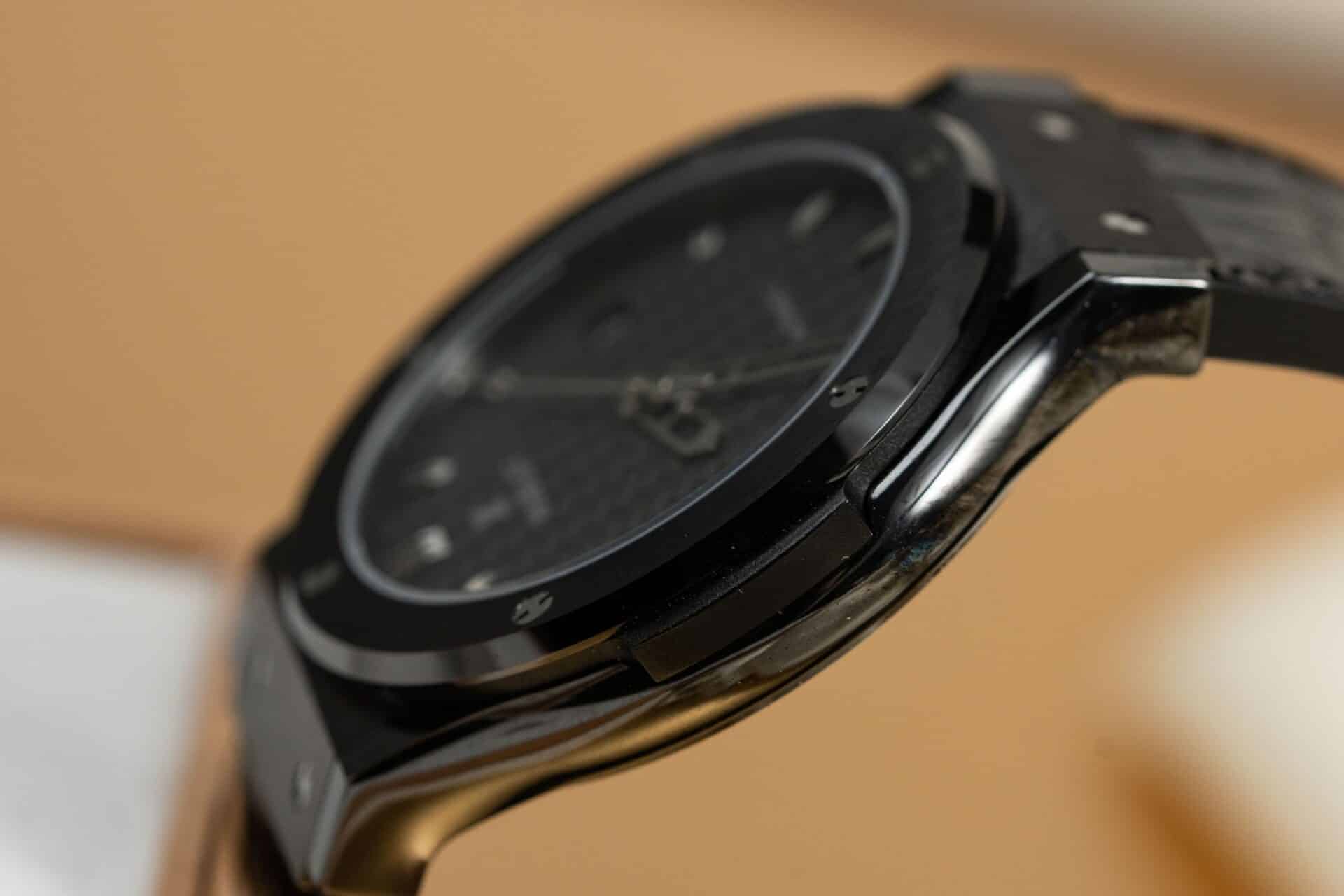 Hublot Classic Fusion Black Magic Carbon Dial Swiss Movement Top Quality Replica 42mm - Image 8