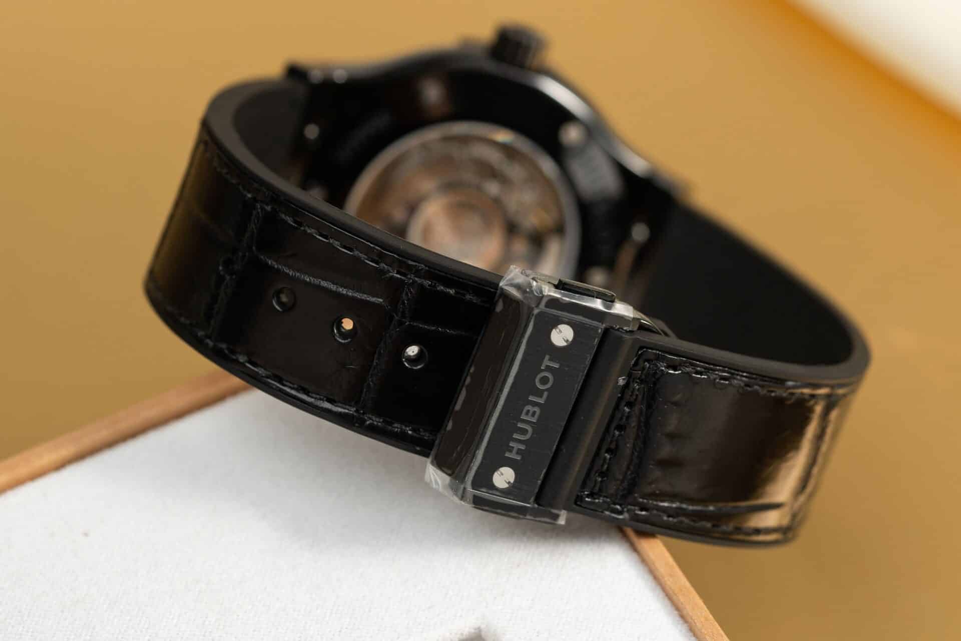 Hublot Classic Fusion Black Magic Carbon Dial Swiss Movement Top Quality Replica 42mm - Image 9