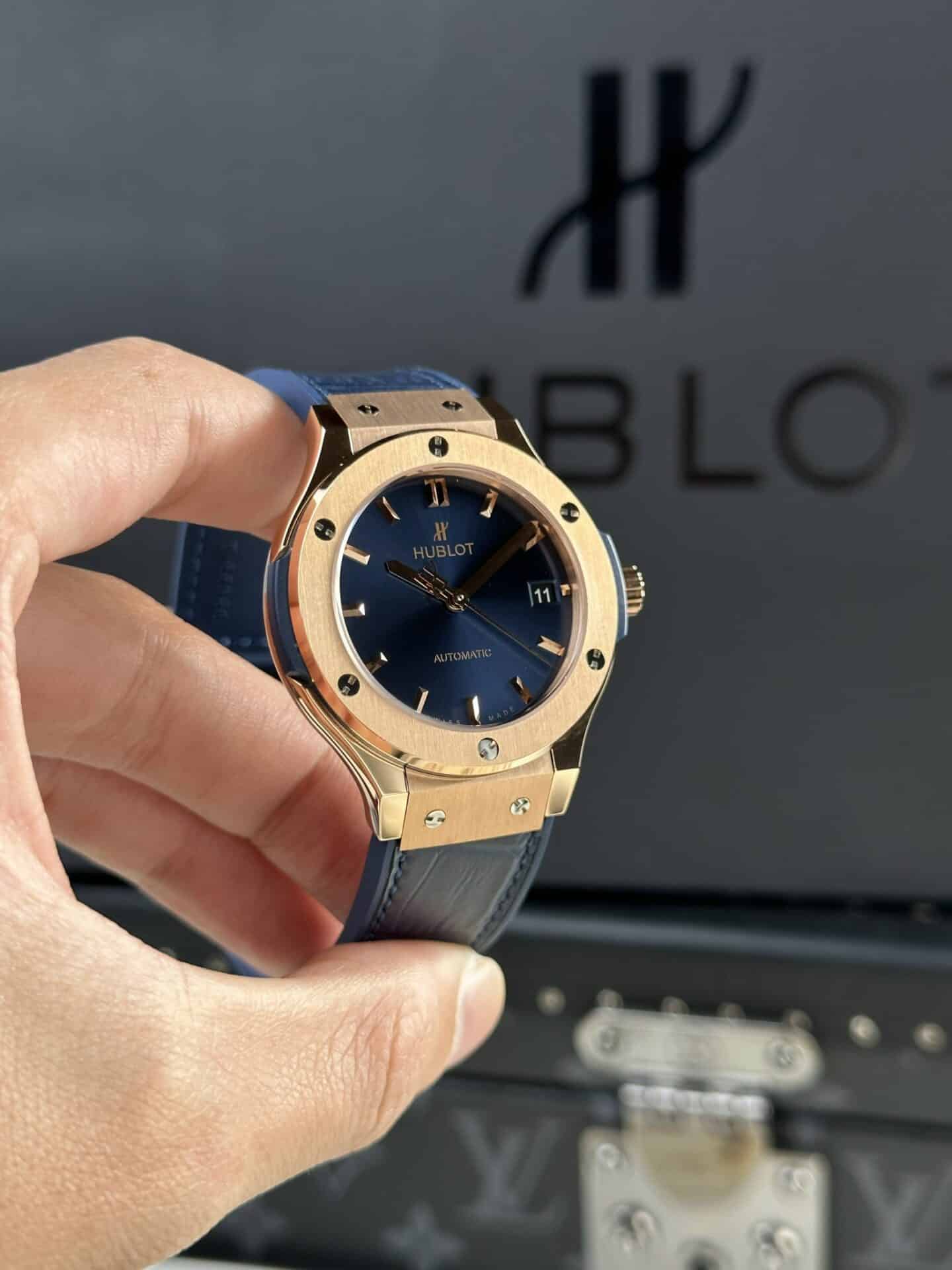 Hublot Classic Fusion King Gold Blue Dial Best Replica JJF 38mm - Image 4