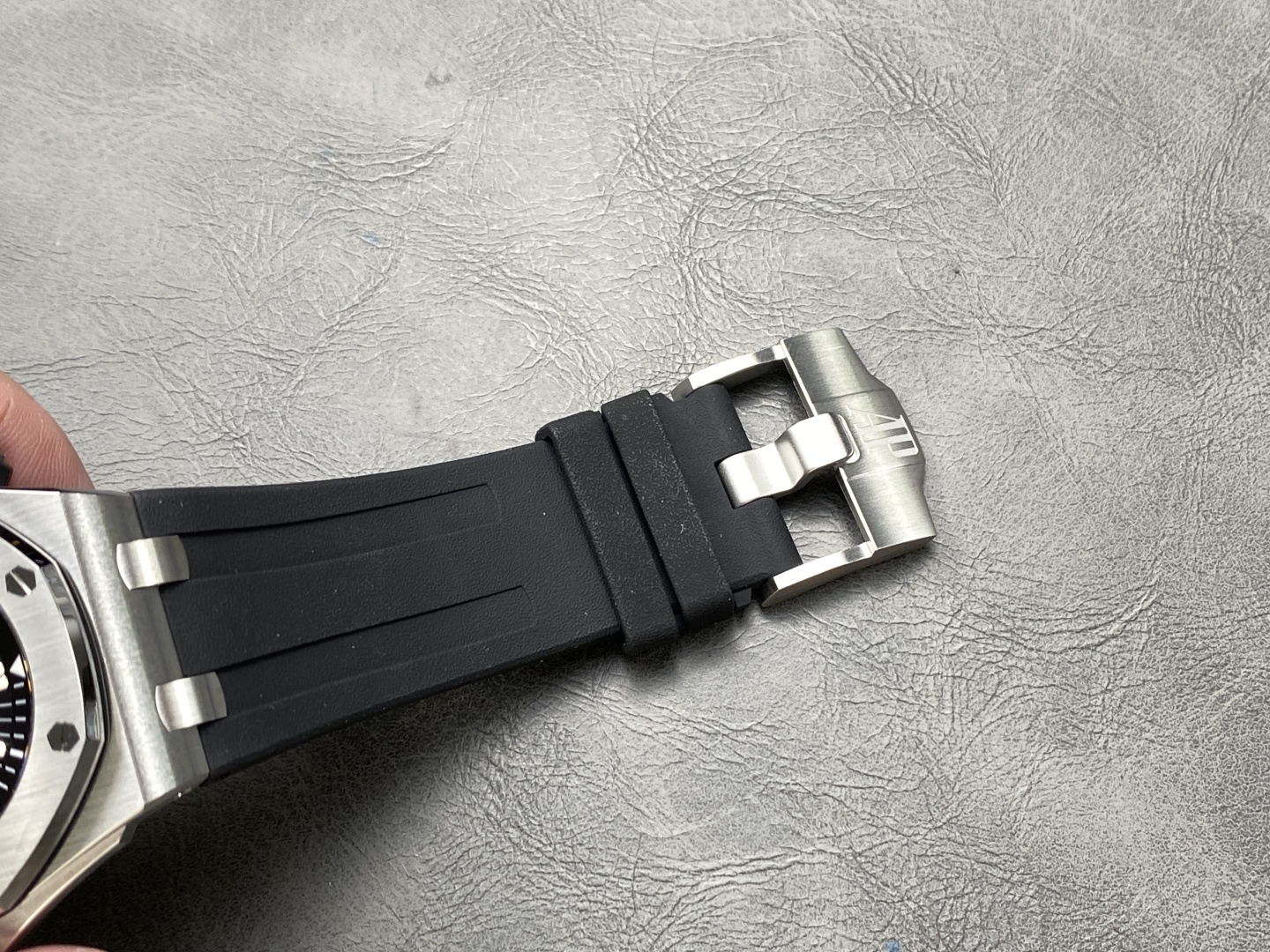 Audemars Piguet Royal Oak Offshore Diver 15710ST Black Dial Rubber Strap 1:1 Best Replica APSF 42mm - Image 8