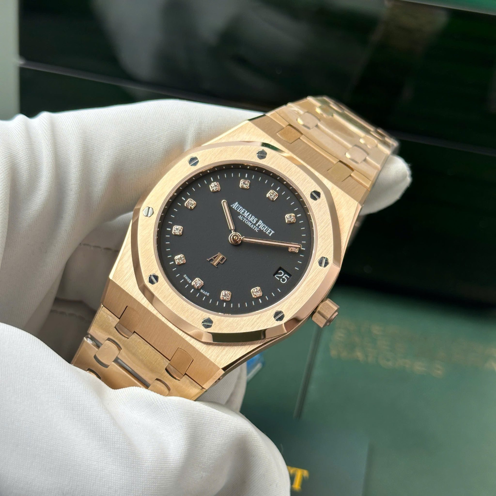 Audemars Piguet Royal Oak Jumbo Extra Thin 15207OR Rose Gold Black Dial Replica IPF 39mm - Image 5