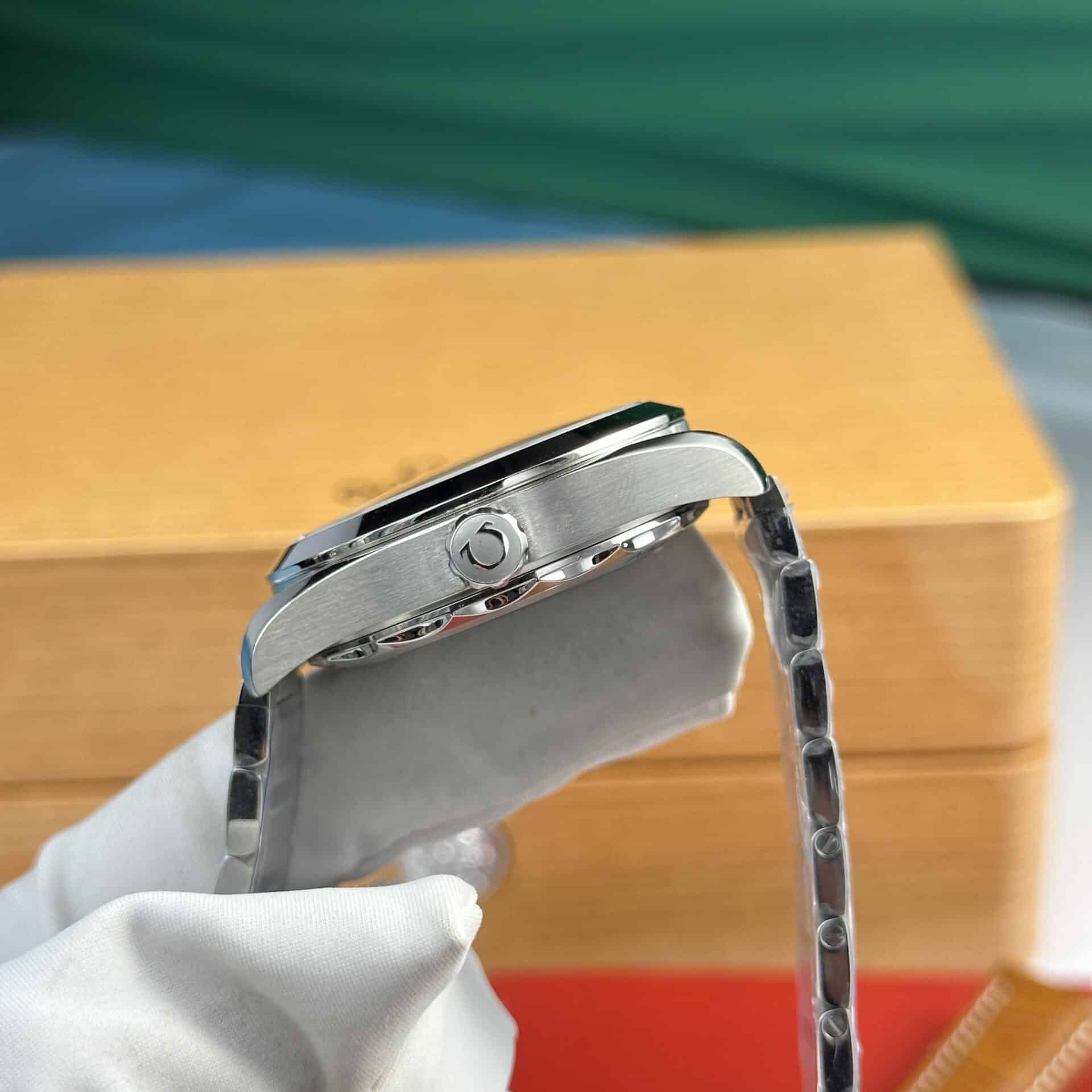 Omega Aqua Terra Worldtimer GMT White Dial Best Replica VSF 43mm - Image 6