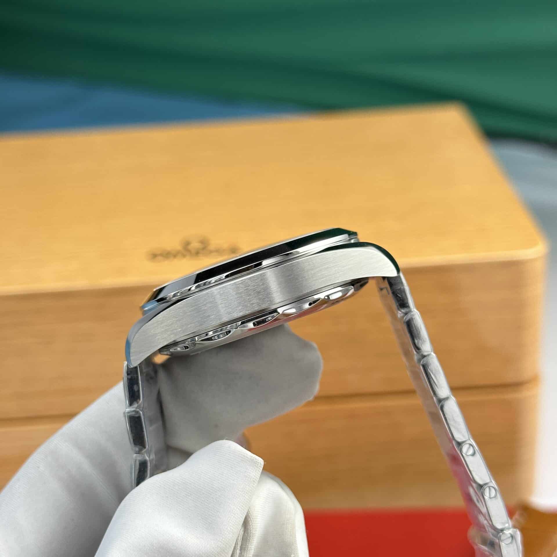 Omega Aqua Terra Worldtimer GMT White Dial Best Replica VSF 43mm - Image 7